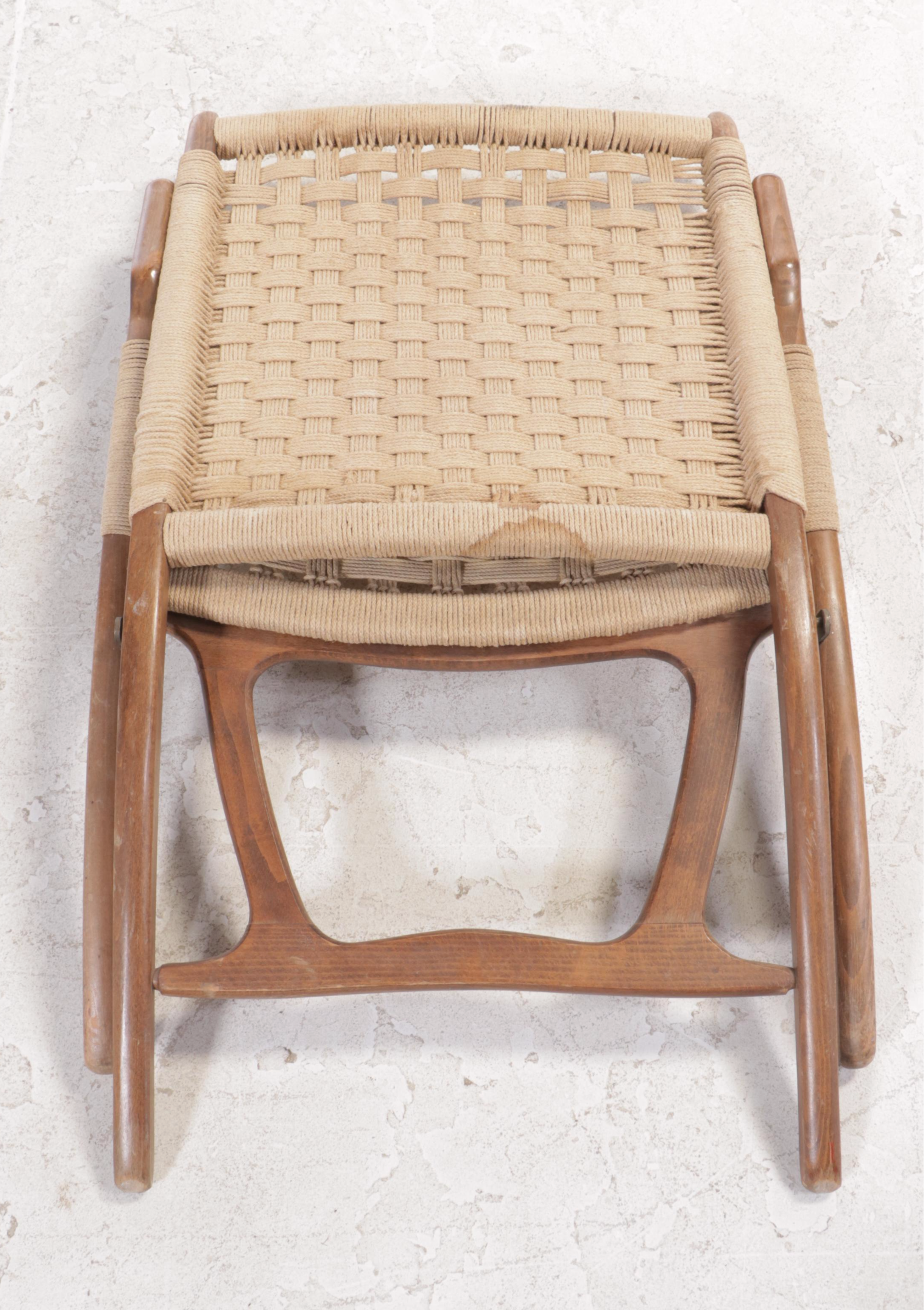 Pair of Modernist Beach and Rope Folding Lounge Chairs, Manner of Hans Wegner