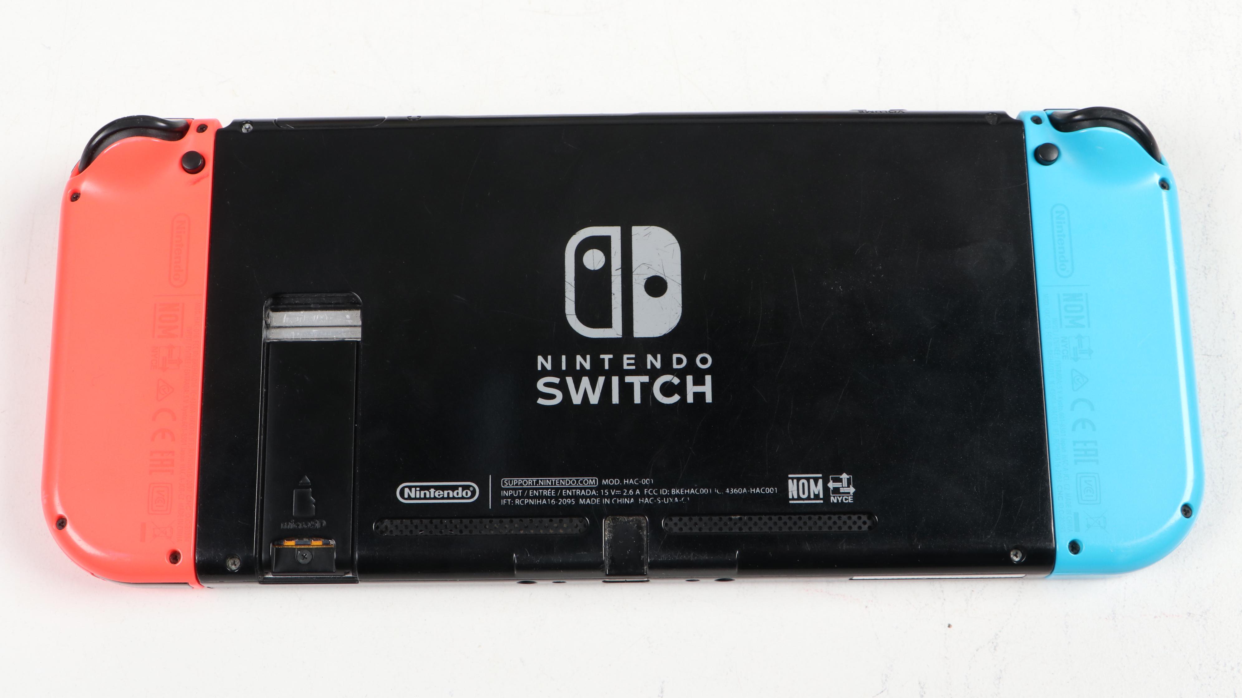 Nintendo Switch Game Consile with SpongeBob SquarePants F. U. N. Edition Set