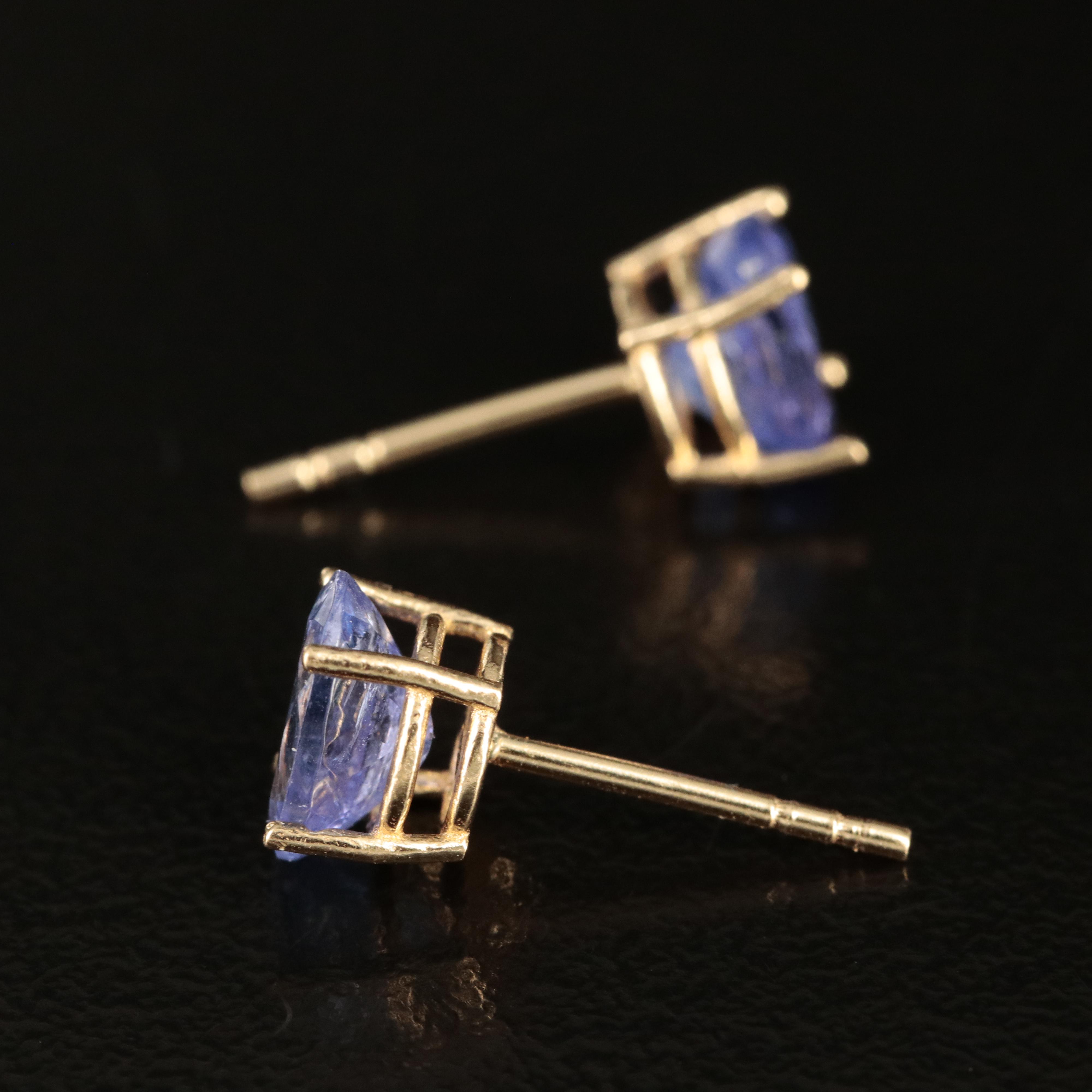 18K Tanzanite Stud Earrings