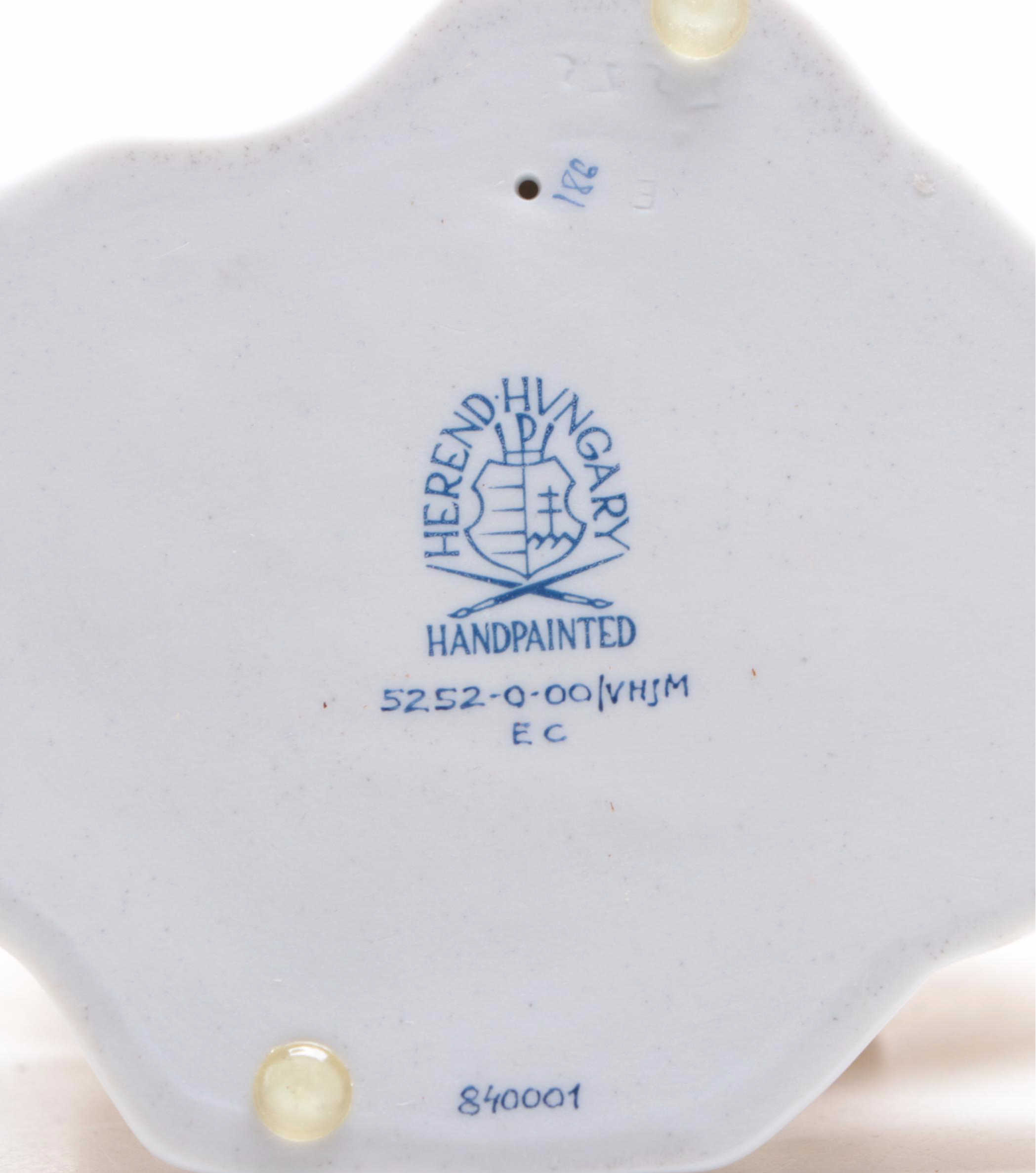 Herend Butterscotch Fishnet with Gold "Pair of Seahorses" Porcelain Figurine