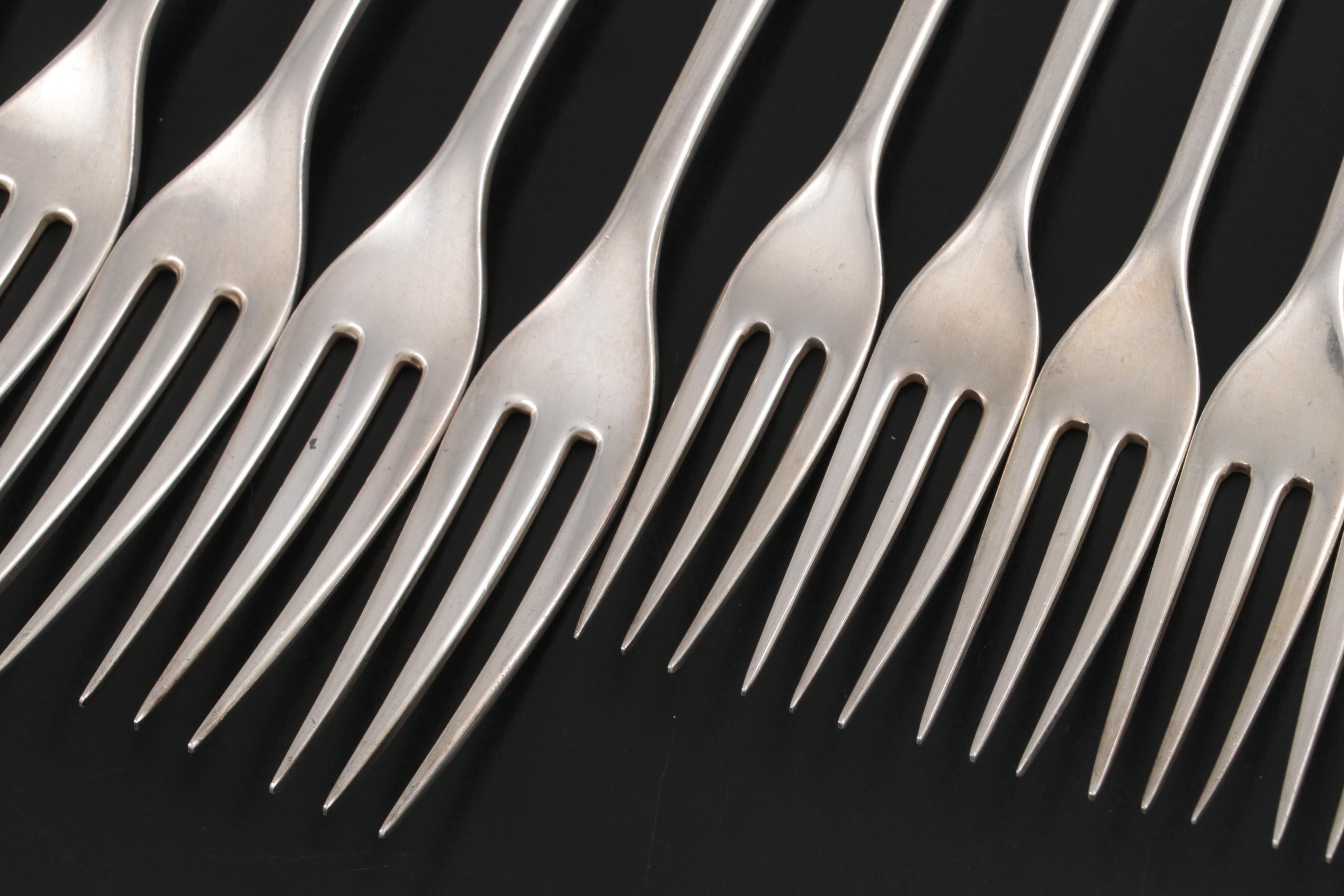 Kirk-Stieff "Williamsburg Queen Anne" Sterling Silver Dinner and Salad Forks