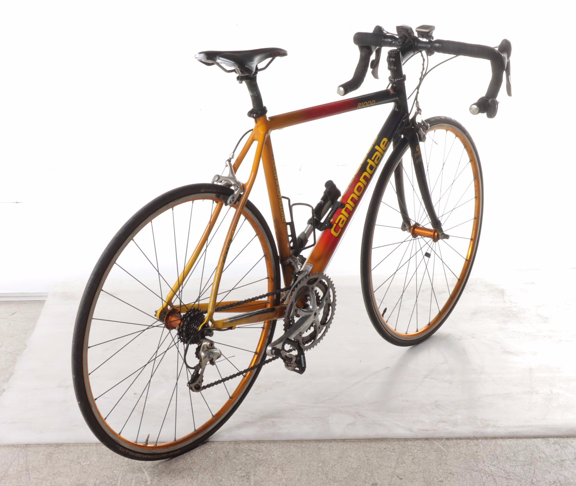 Cannondale R1000 Road Bike with Shimano SC-6500 Flight Deck Bike Computer