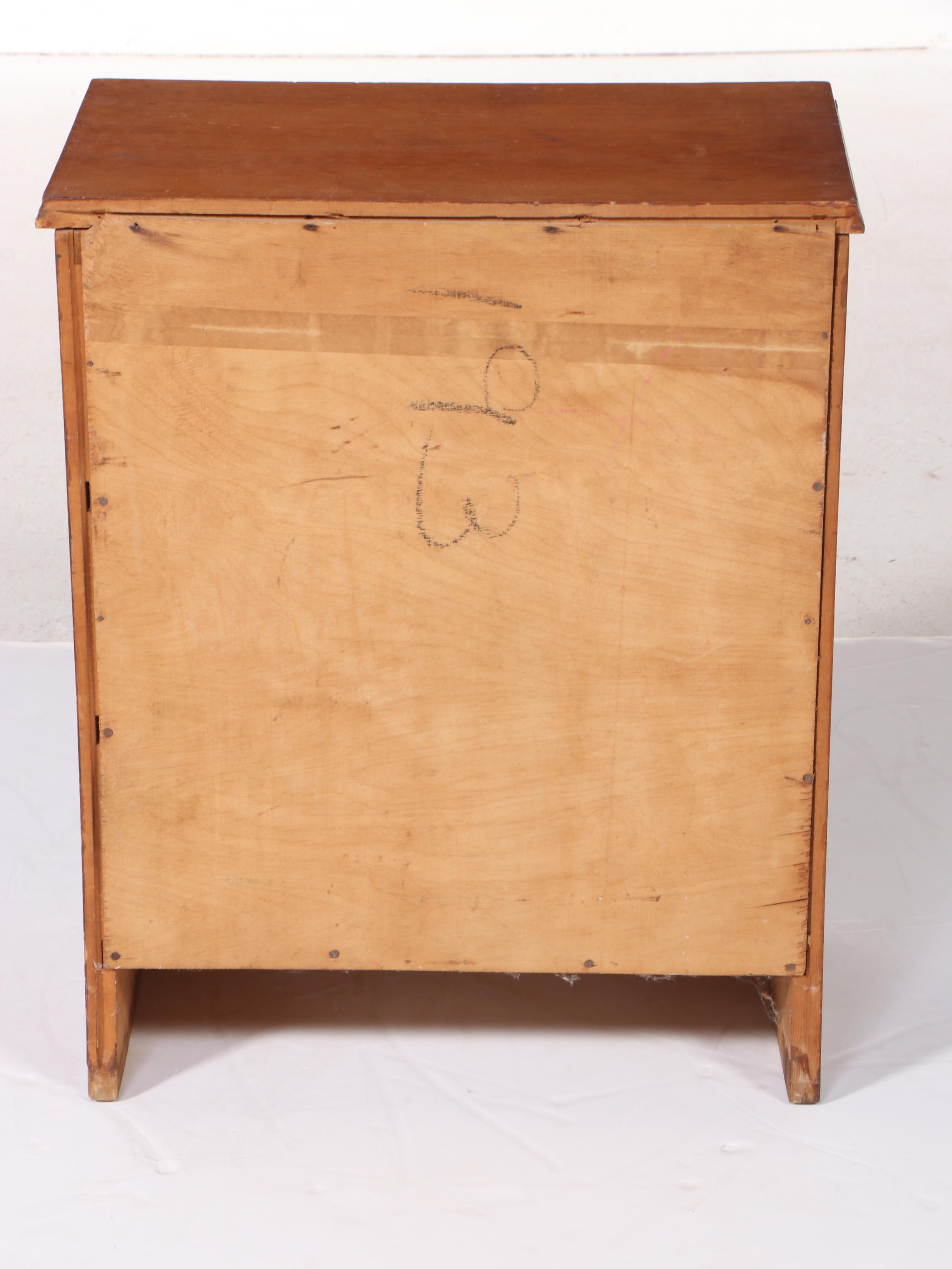 Small American Primitive Style Pine Three-Drawer Chest, 20th Century