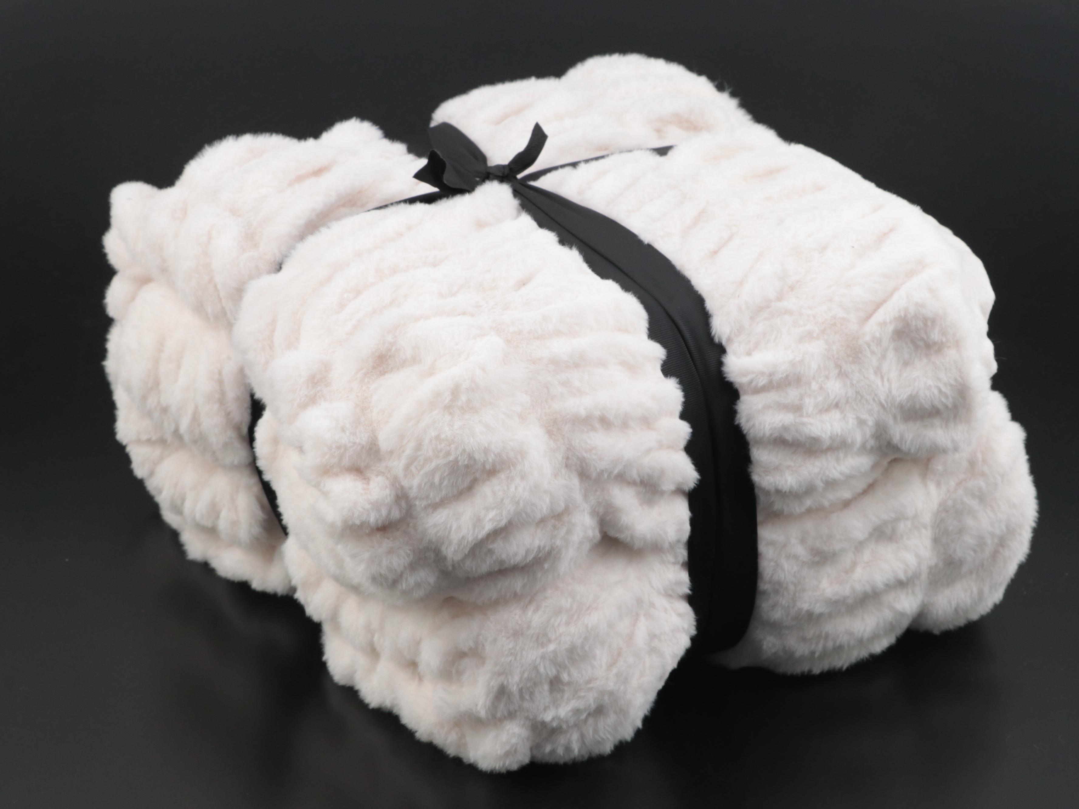 Member's Mark Hotel Premier Collection Luxury Throw in Ruched Cream