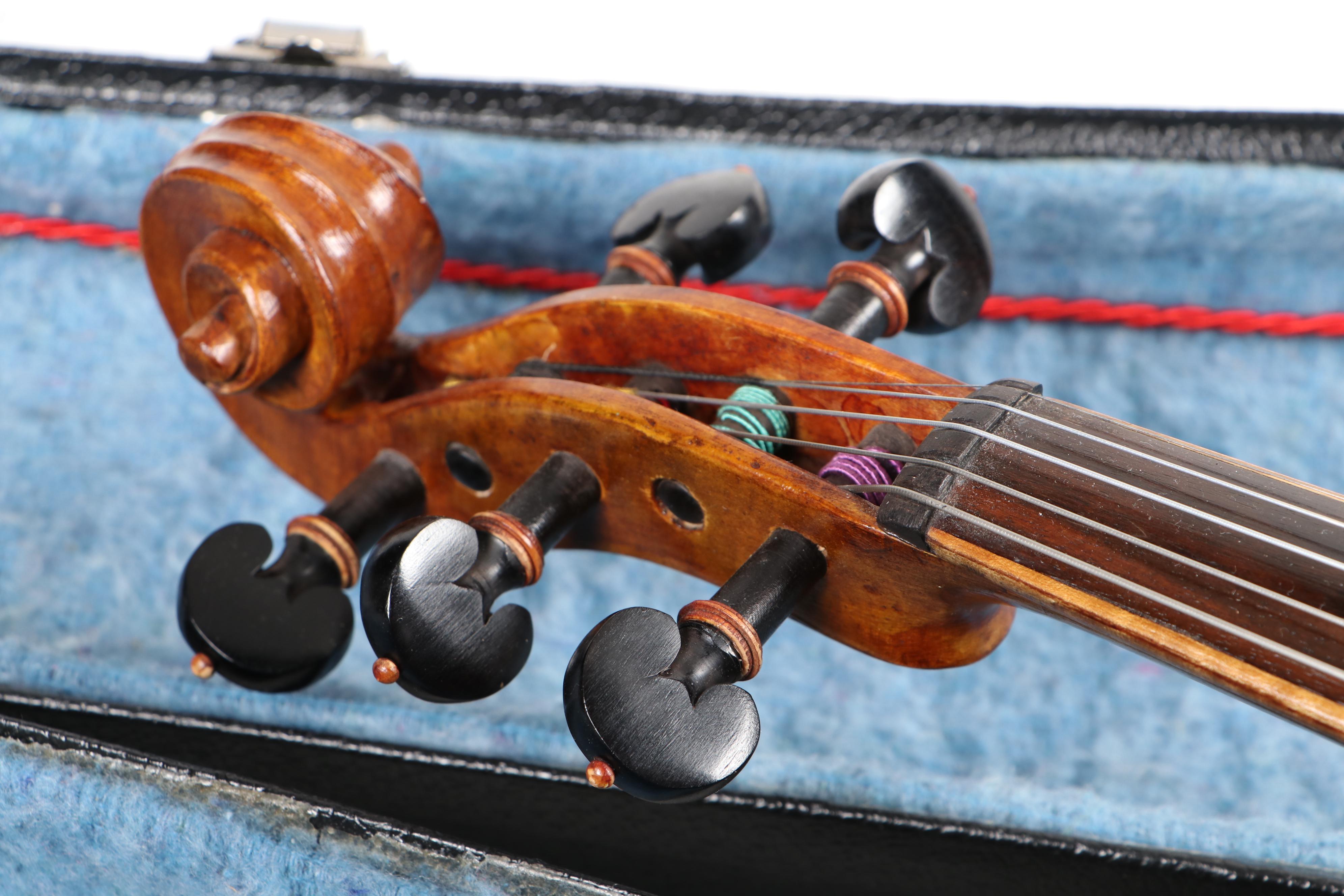 Neuner & Hornsteiner Mittenwald German Viola with Case, Late 19th Century