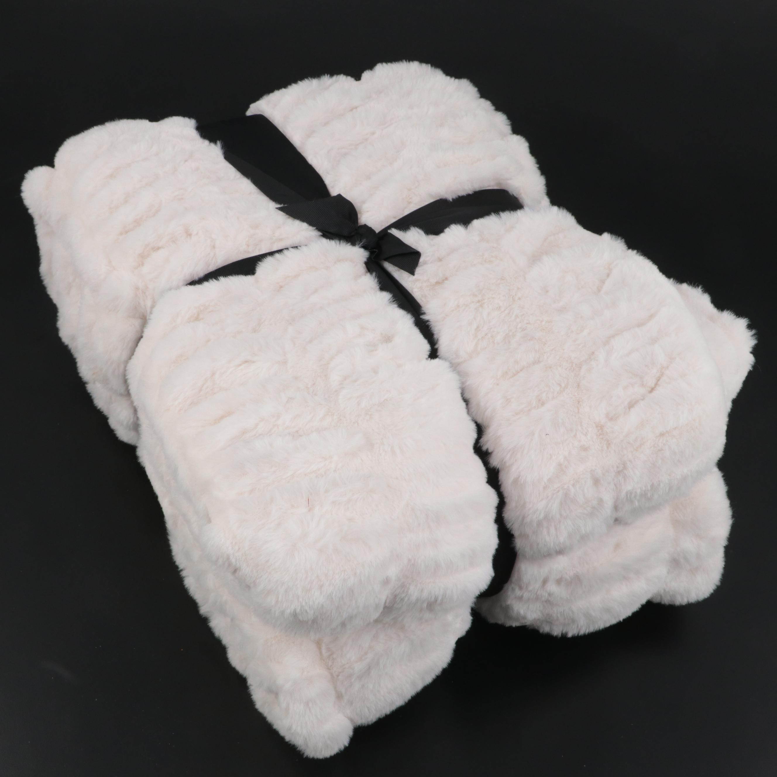 Member's Mark Hotel Premier Collection Luxury Throw in Ruched Cream