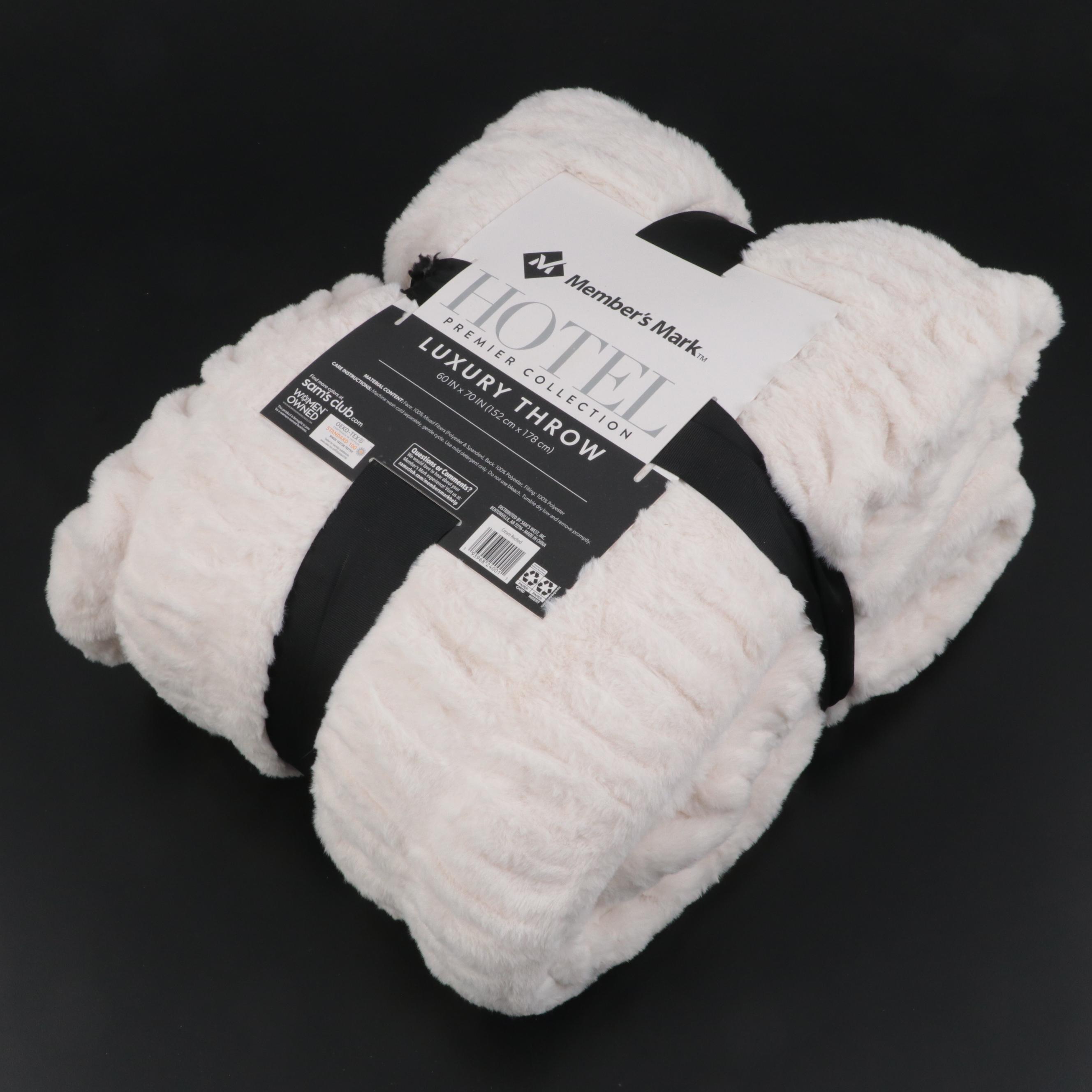 Member's Mark Hotel Premier Collection Luxury Throw in Ruched Cream