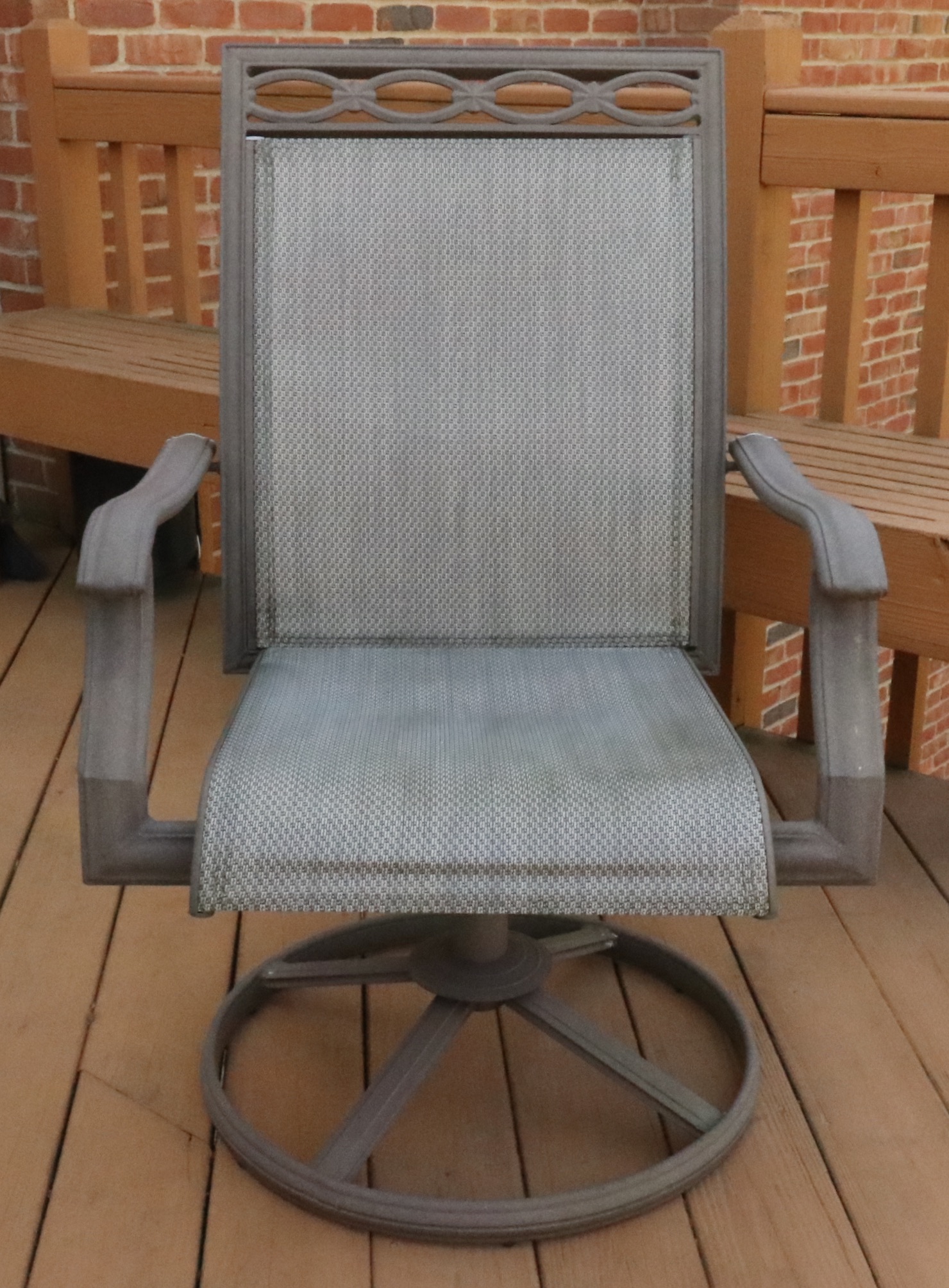 Cast Aluminum Outdoor Dining Set with Sling Mesh Seating, Umbrella and Area Rug