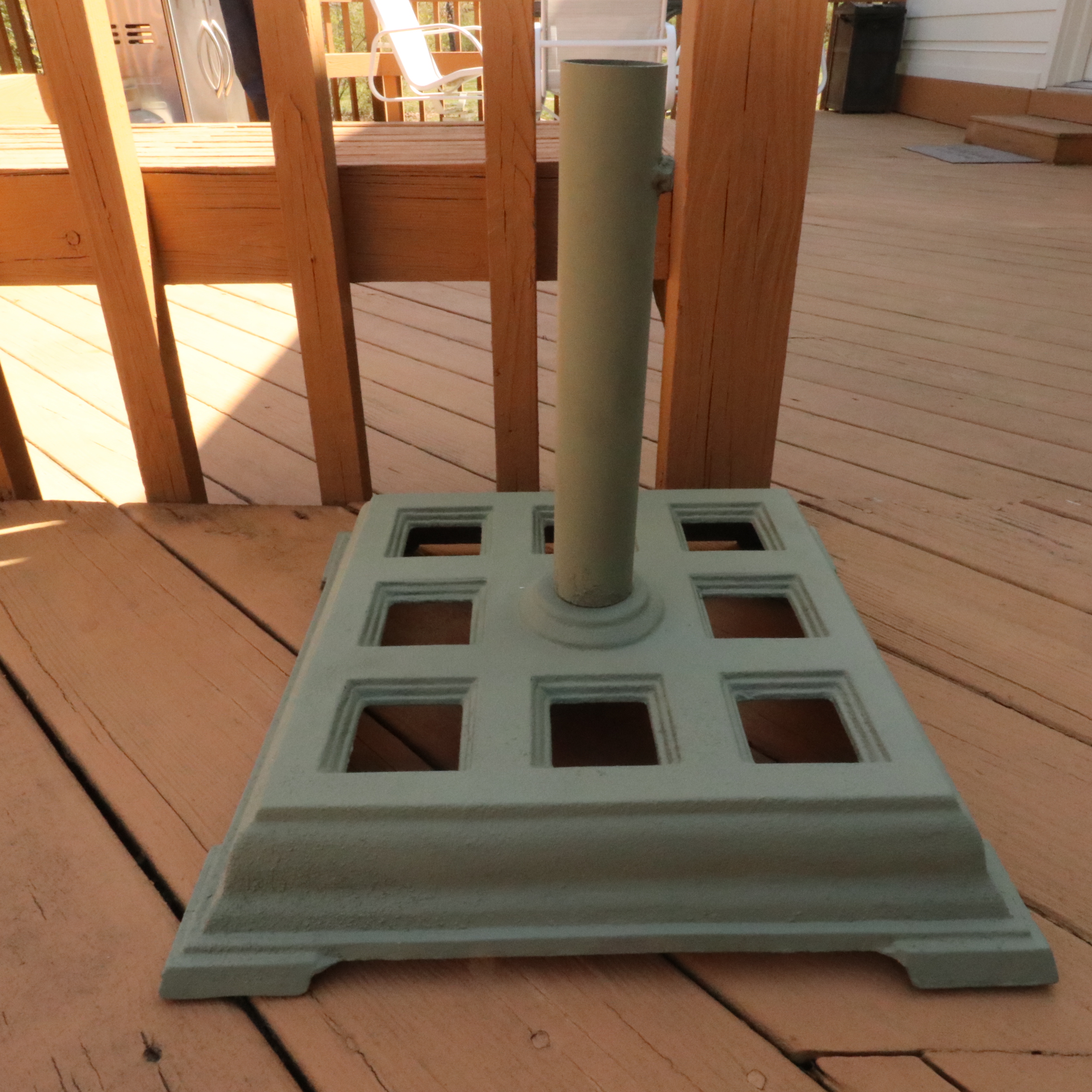 Cast Aluminum Outdoor Dining Set with Sling Mesh Seating, Umbrella and Area Rug