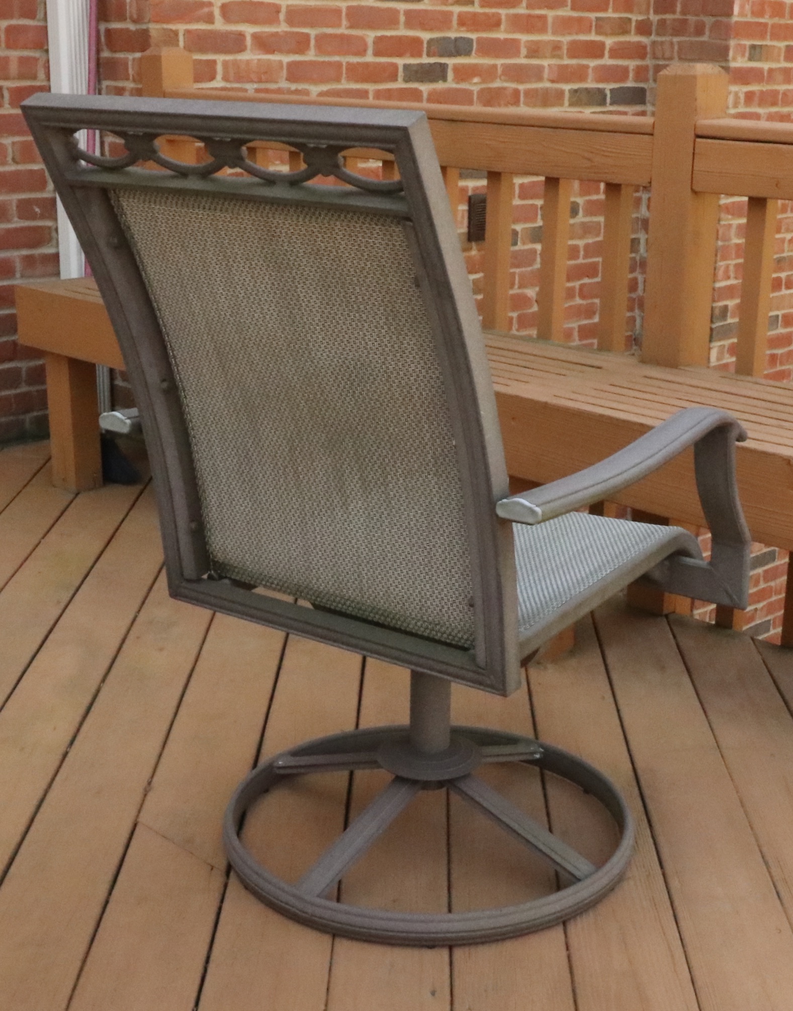 Cast Aluminum Outdoor Dining Set with Sling Mesh Seating, Umbrella and Area Rug