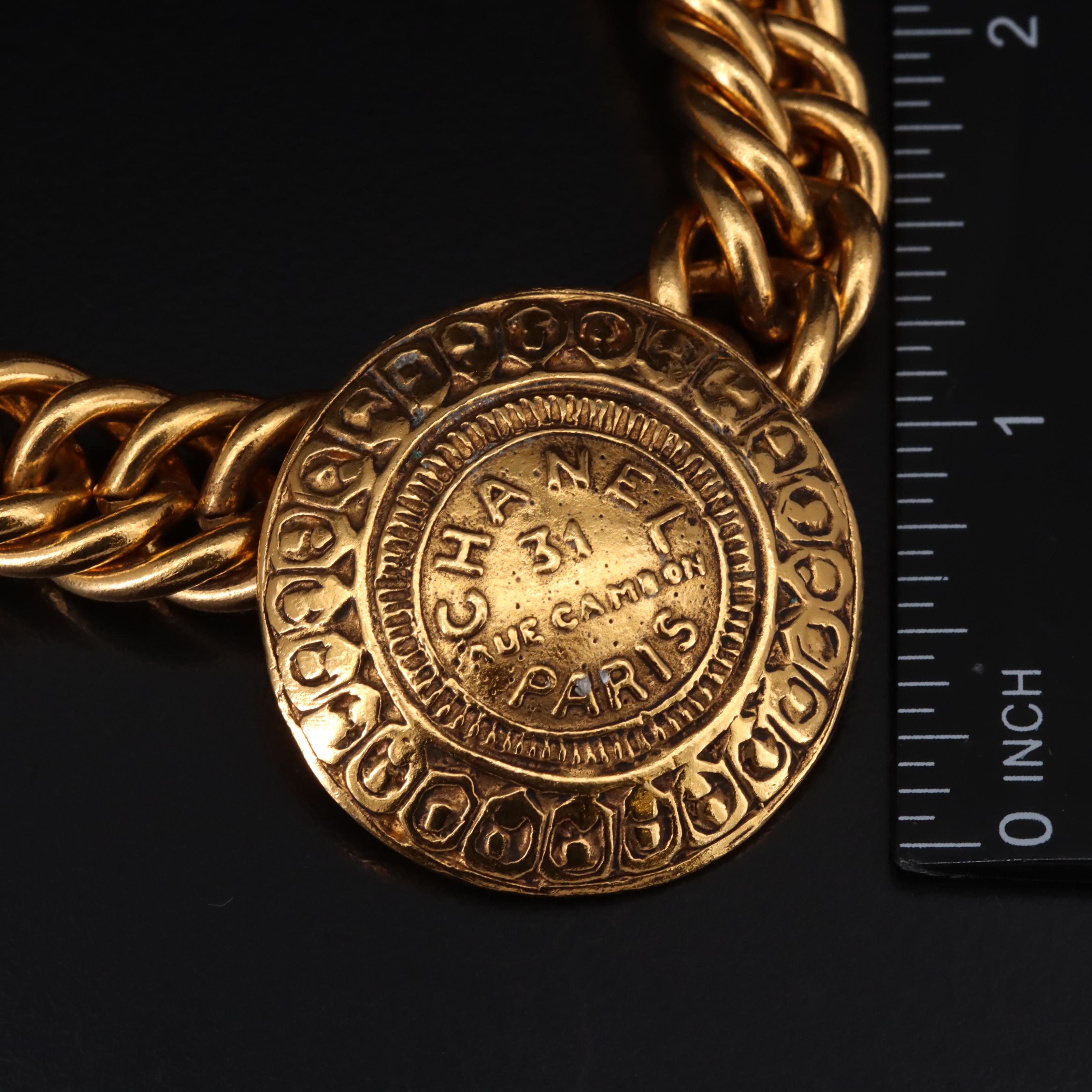 Chanel Medaillon Necklace