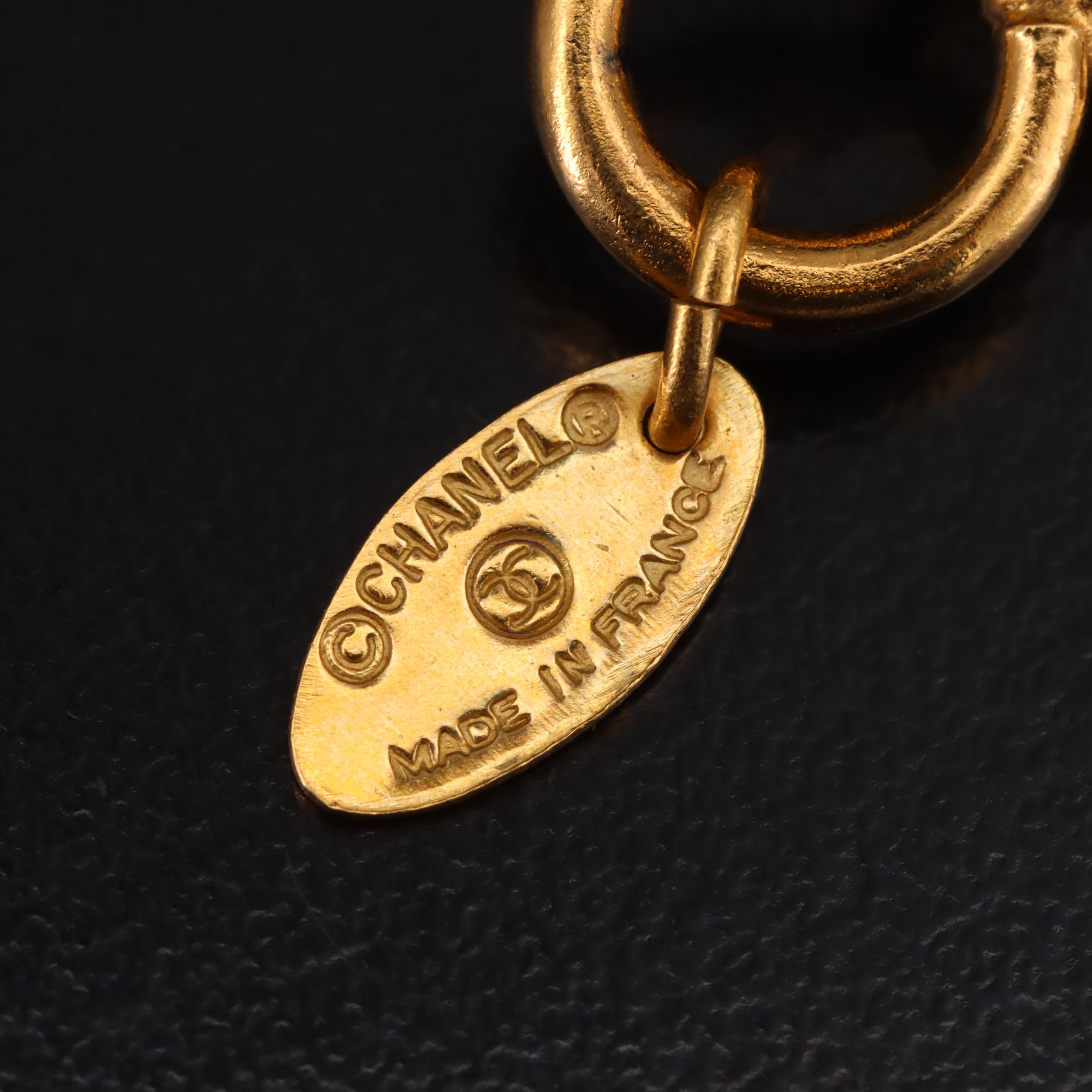 Chanel Medaillon Necklace