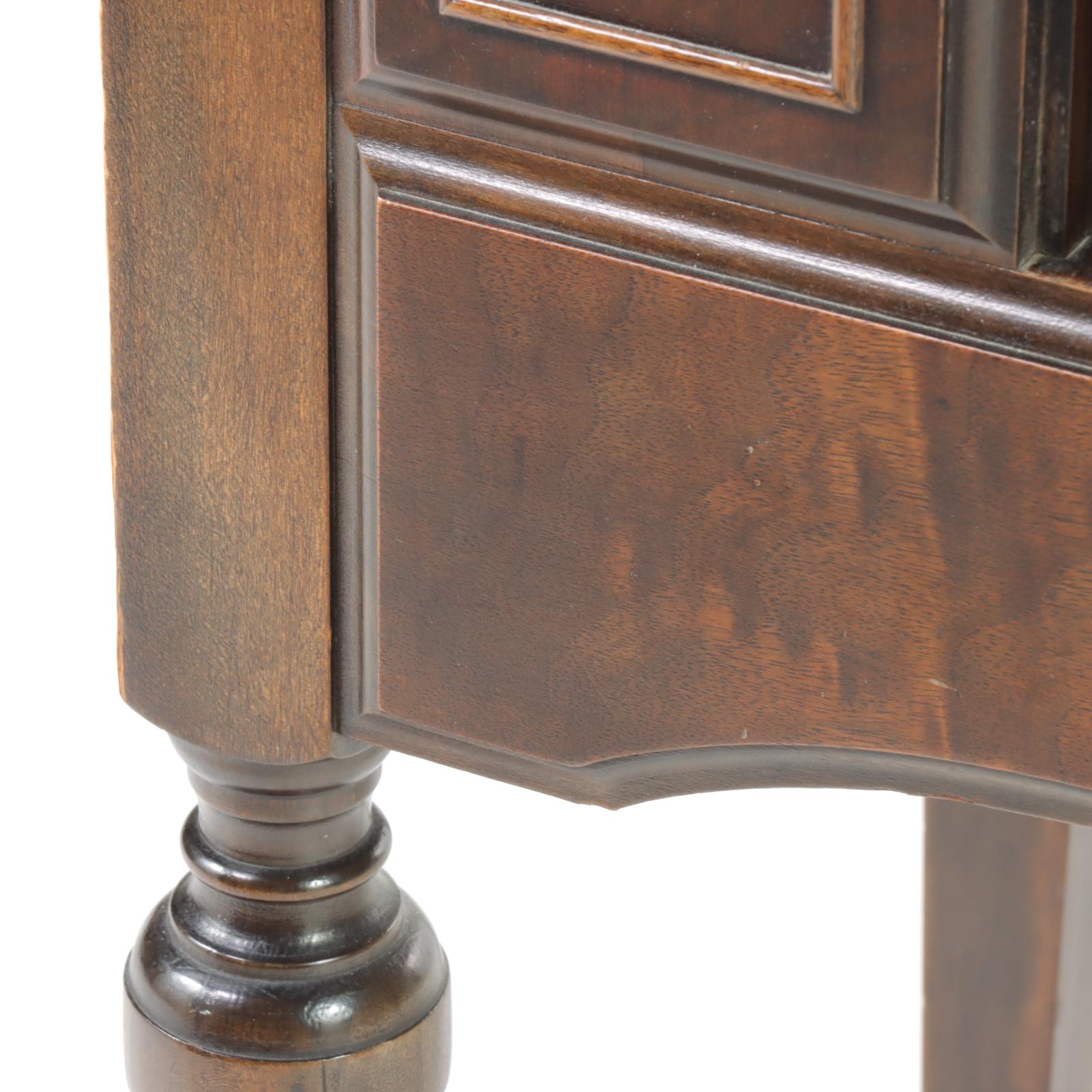 Grand Rapids Chair Co. Federal Style Walnut China Cabinet, 1930s