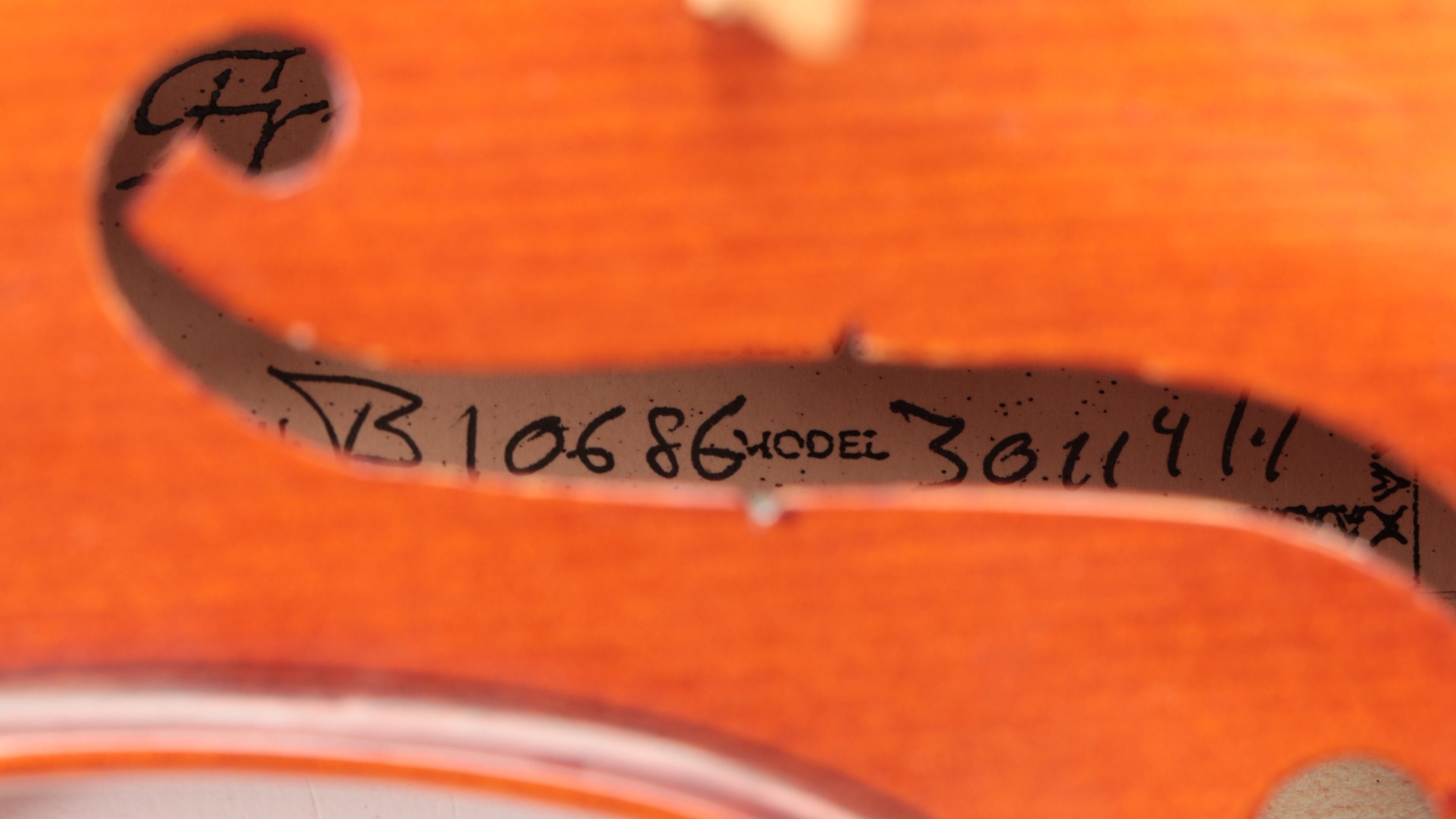 Erich Pfretzschner Stradivarius Replica 4/4 Violin with Bow and Case