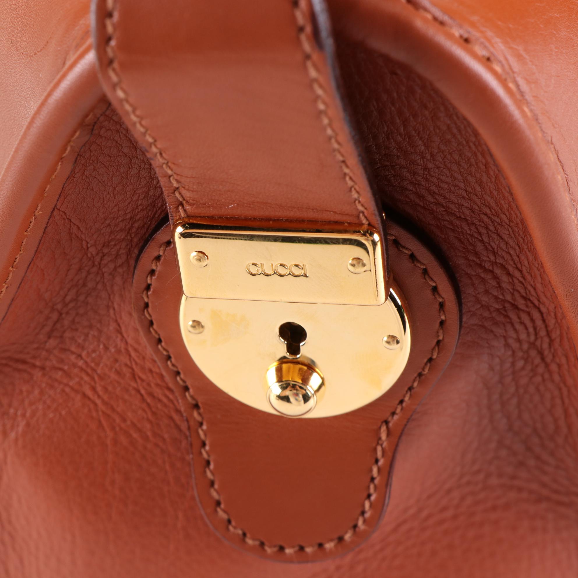 Gucci Locking Weekender Duffle Bag in Leather