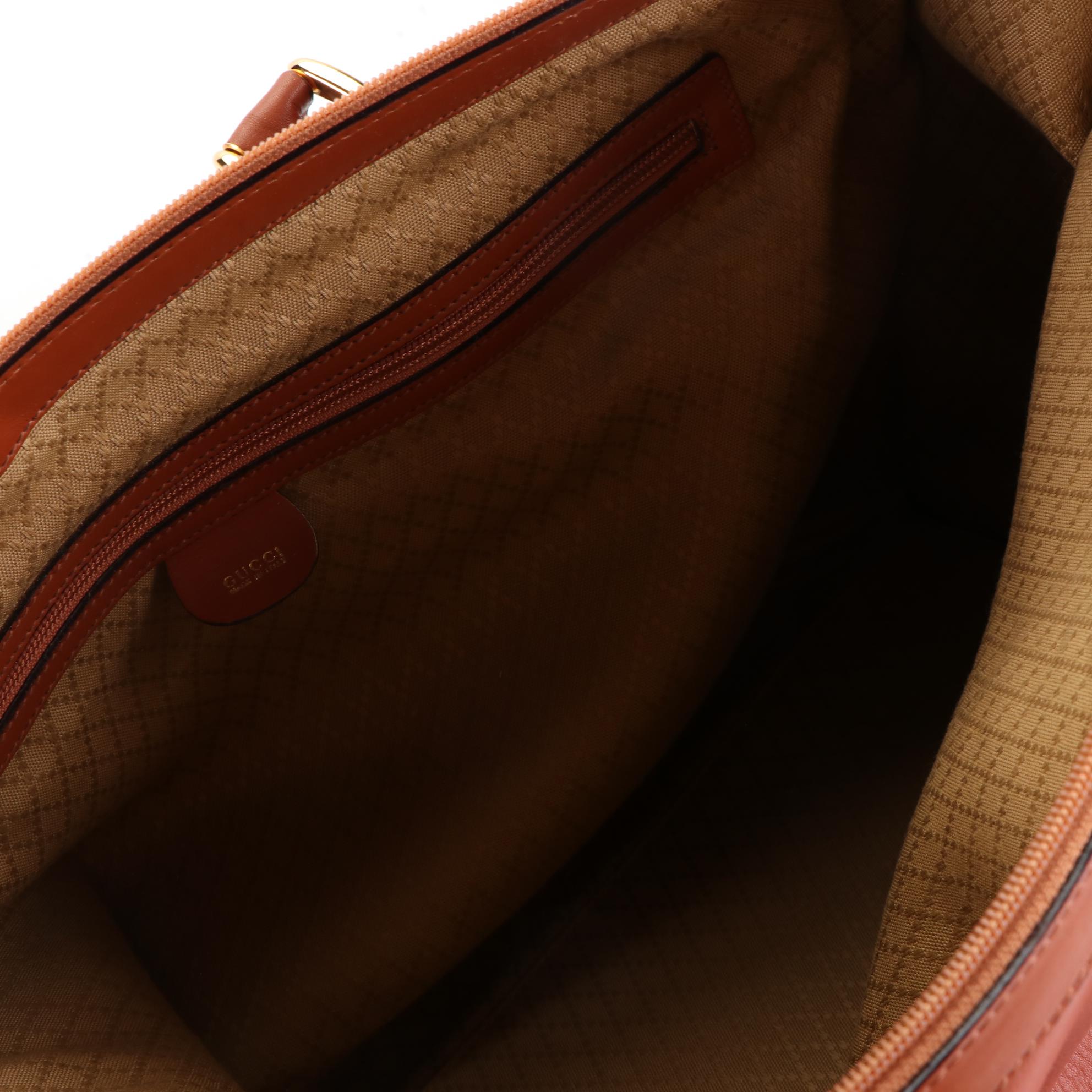 Gucci Locking Weekender Duffle Bag in Leather