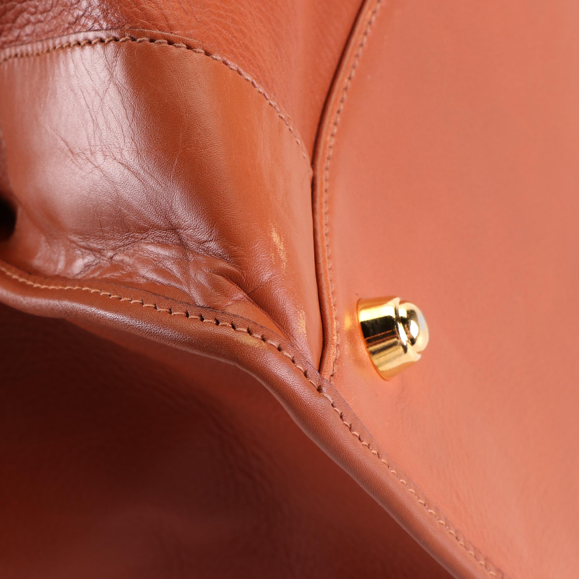 Gucci Locking Weekender Duffle Bag in Leather