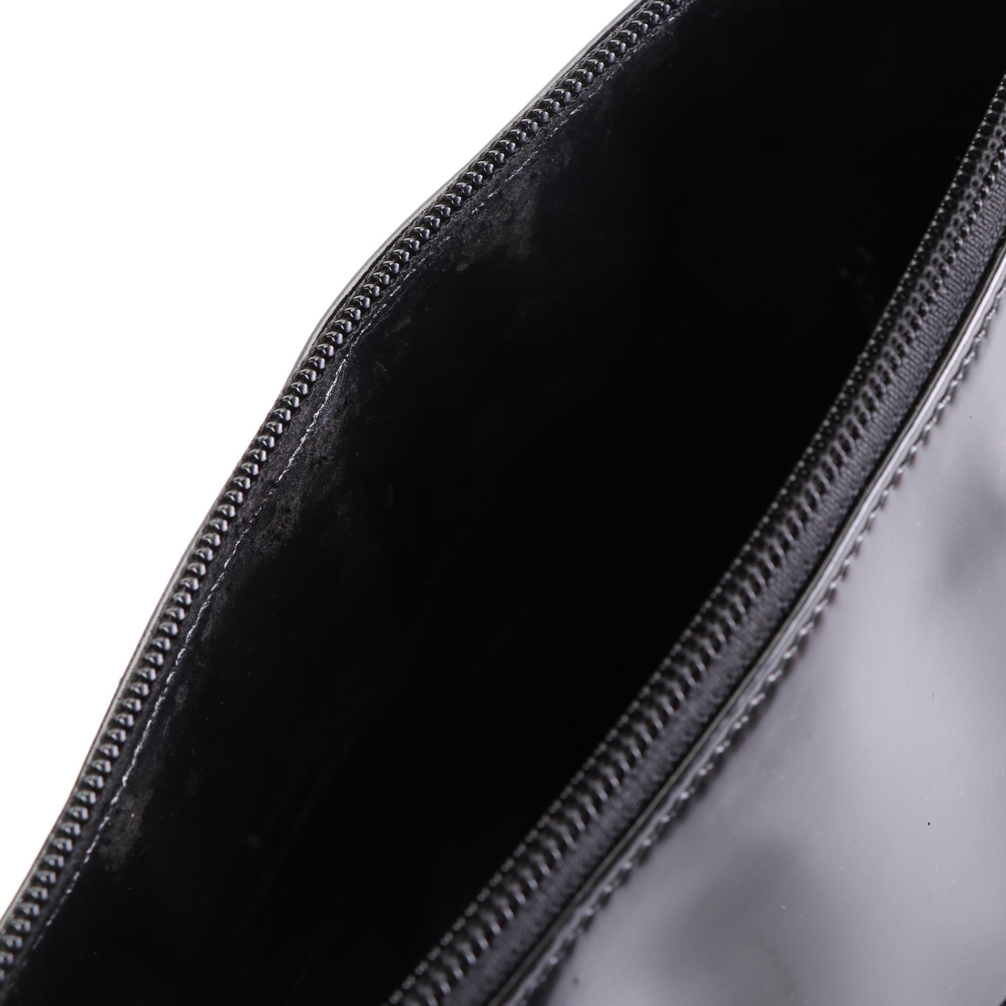 Gucci Glazed Leather Shoulder Bag in Interlocking GG Logo