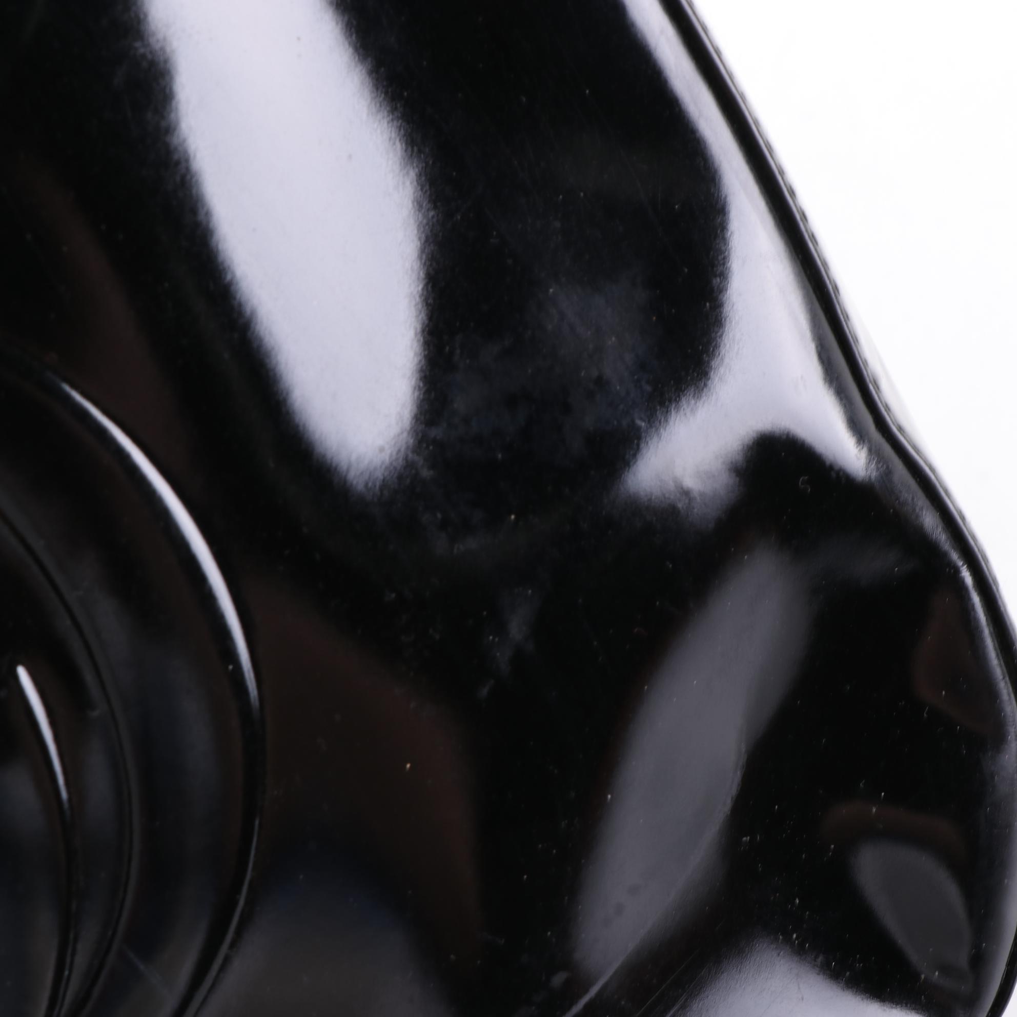 Gucci Glazed Leather Shoulder Bag in Interlocking GG Logo