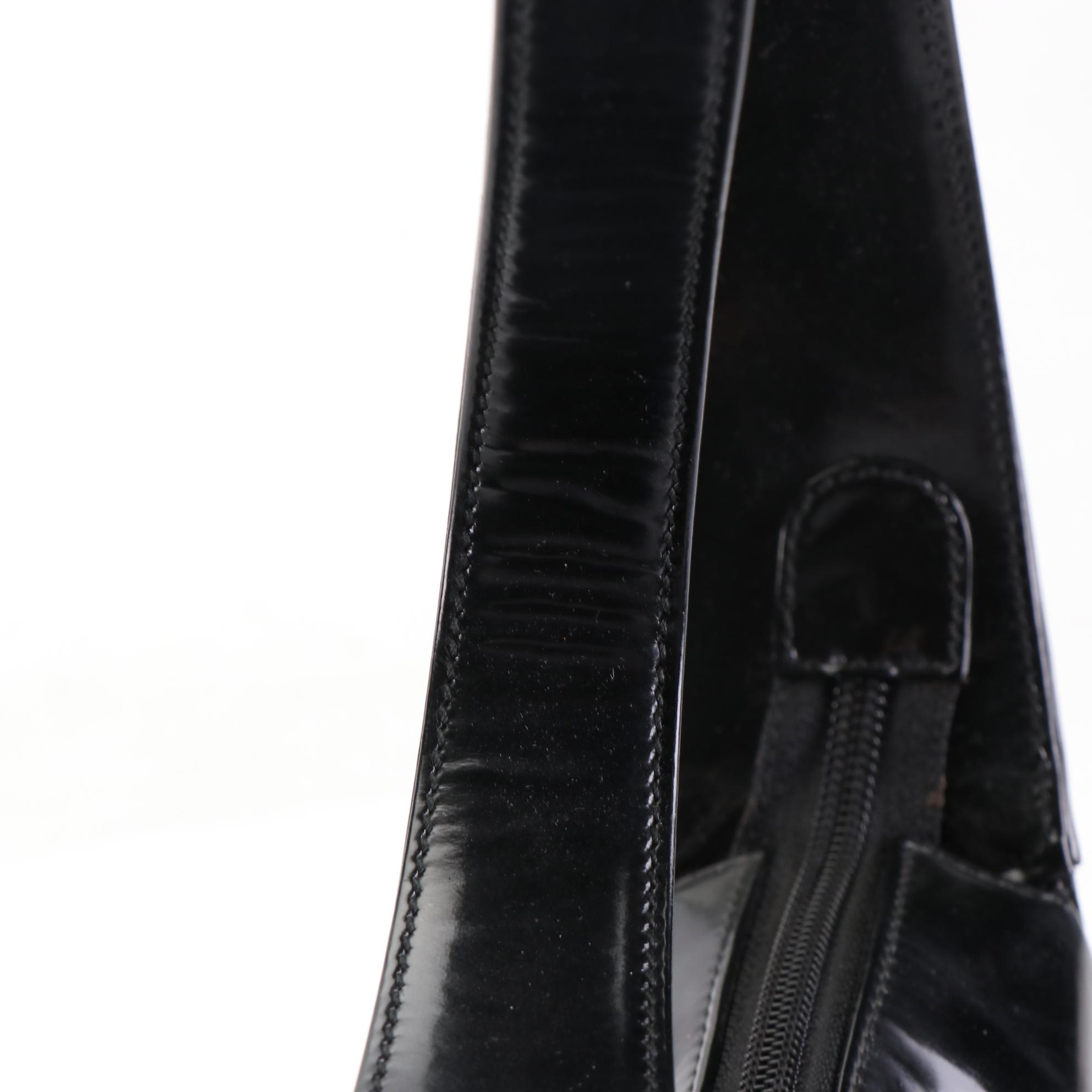 Gucci Glazed Leather Shoulder Bag in Interlocking GG Logo