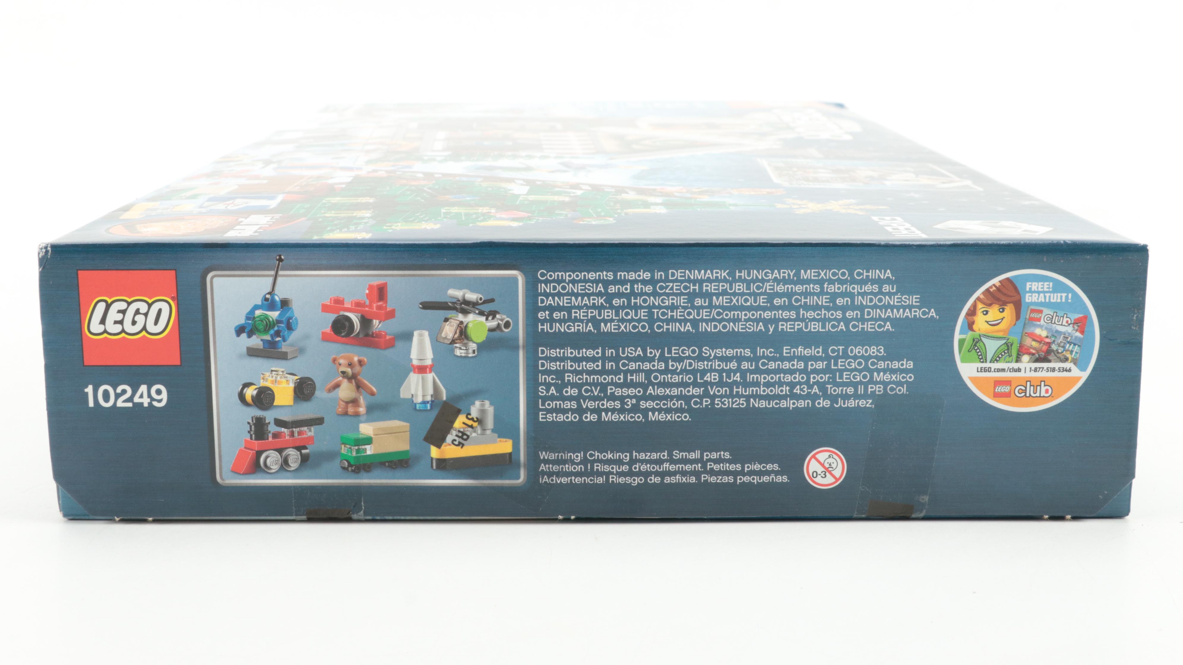 LEGO Winter Toy Shop Set