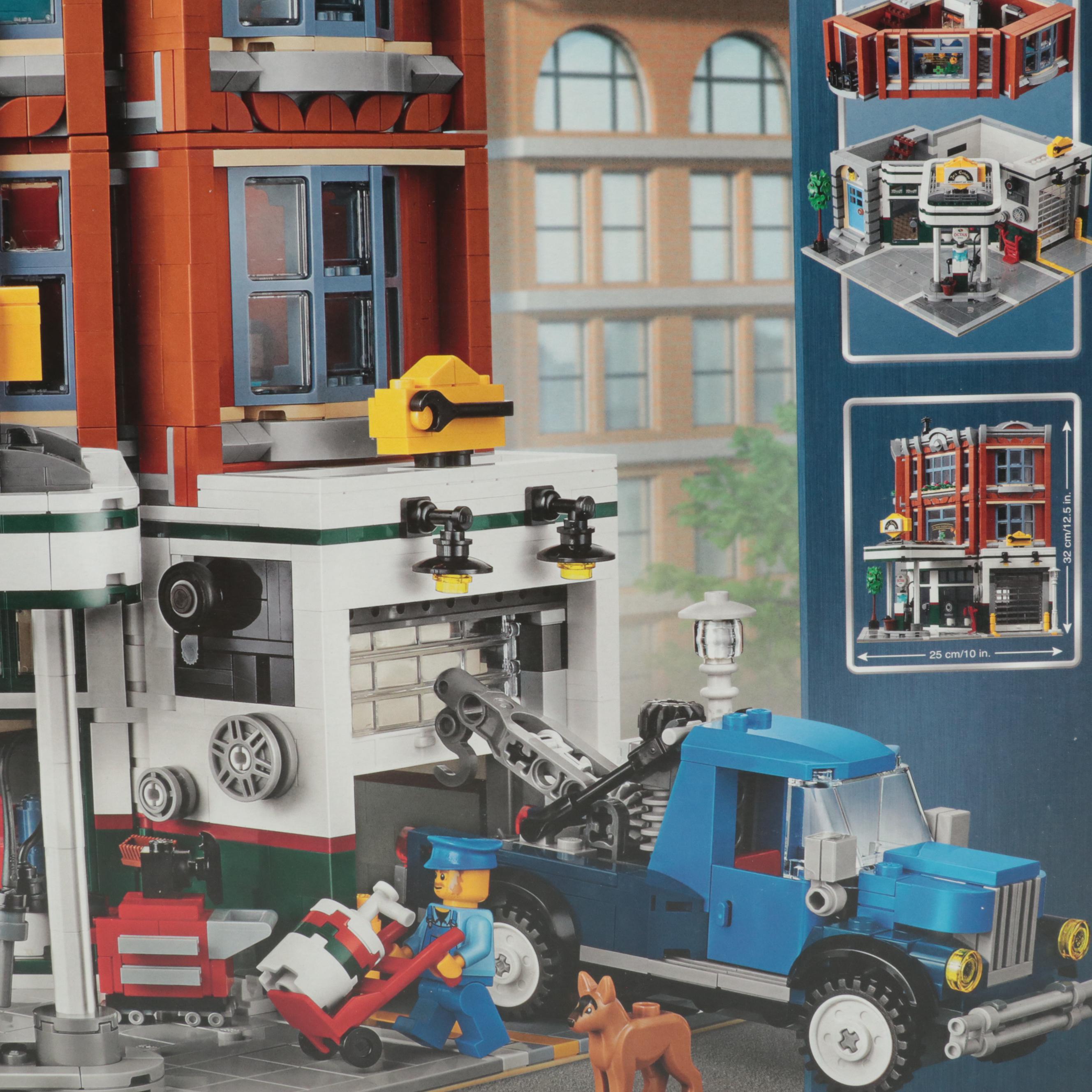 LEGO Corner Garage Set