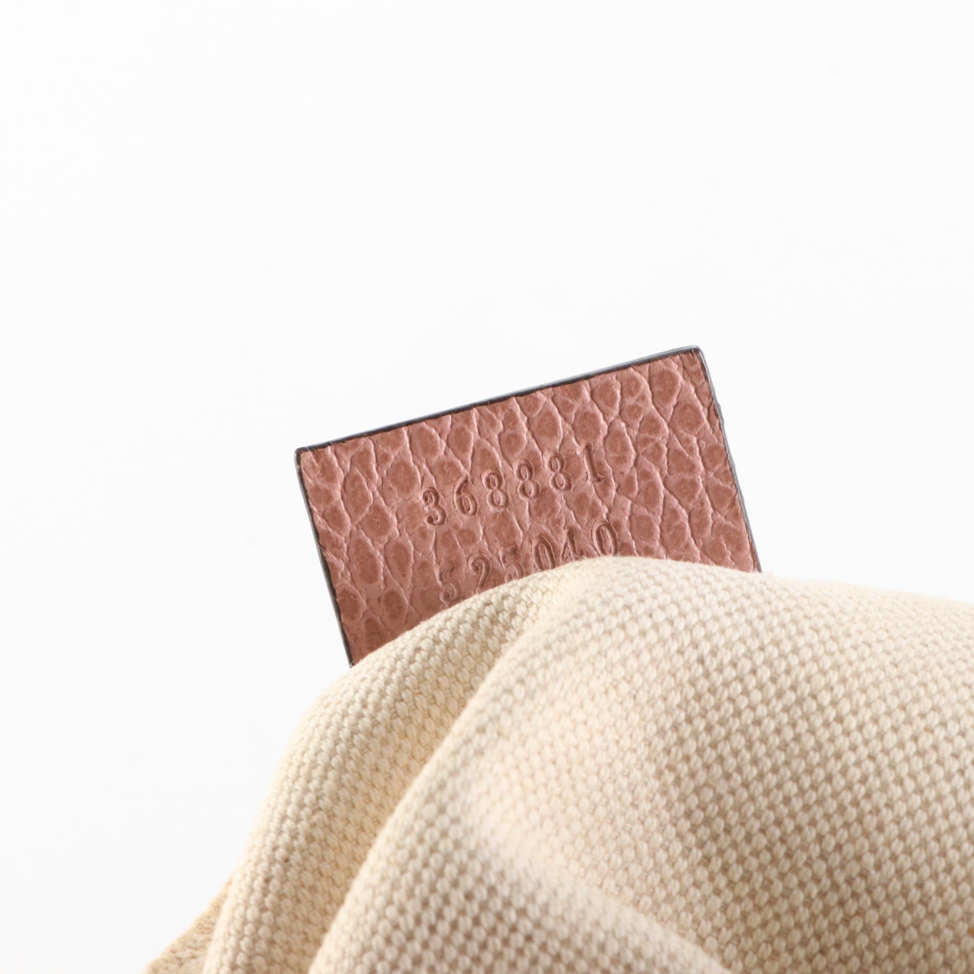 Gucci Zip Clutch/Pouch in Grain Leather