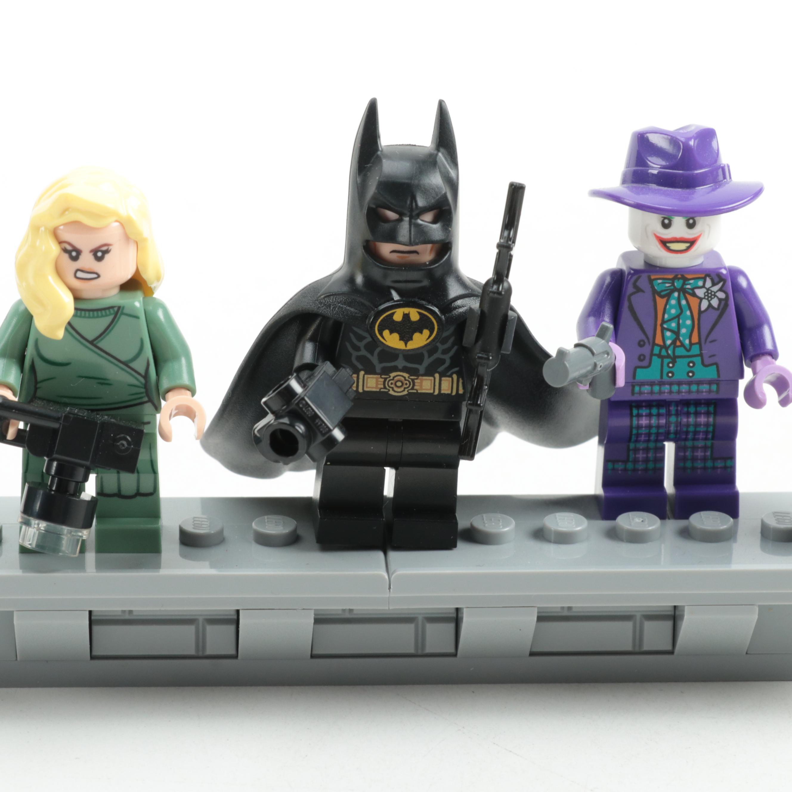 LEGO DC "Batman" 1989 Batmobile 76139 Building Toy Set