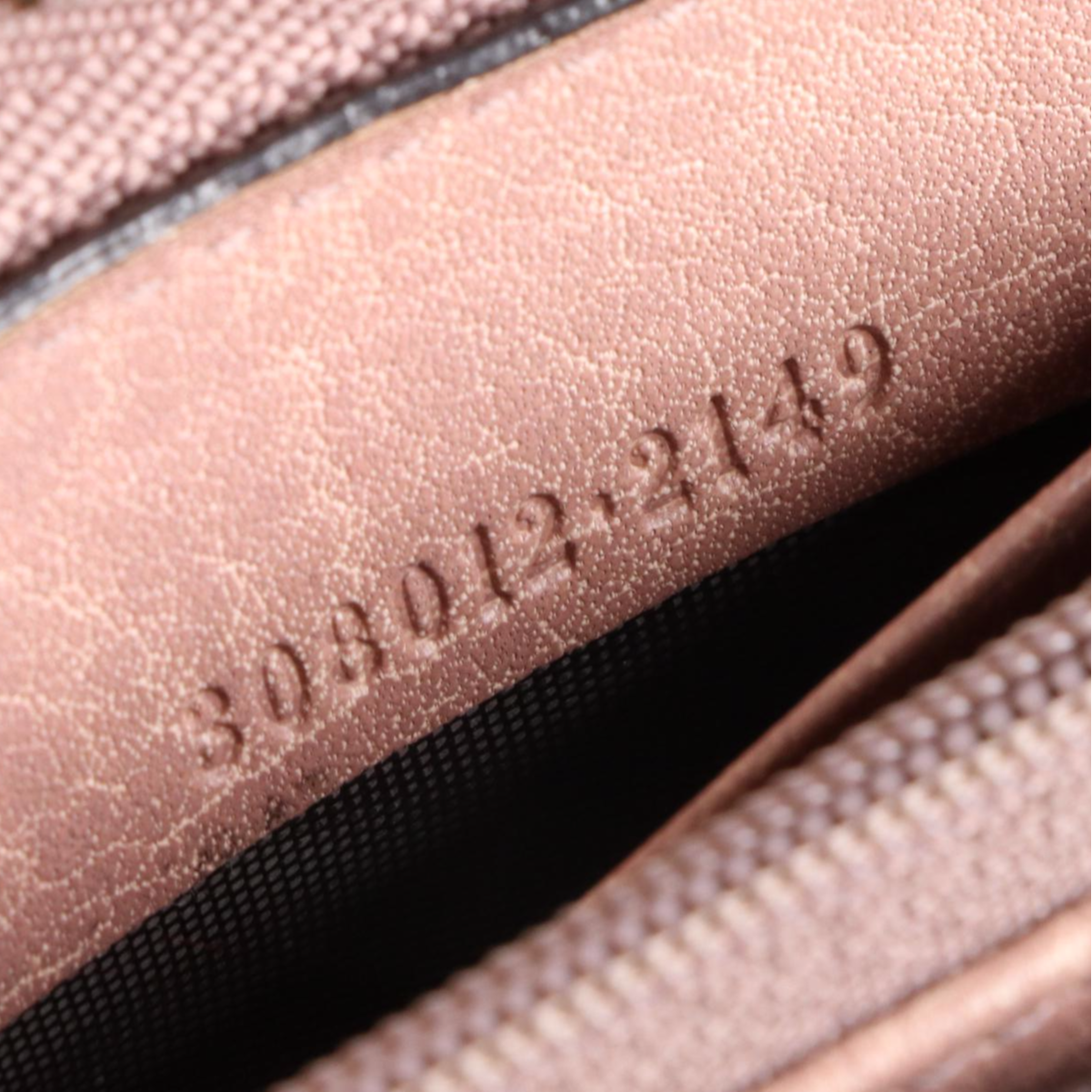 Gucci GG Zip-Around Wallet in Guccissima Leather