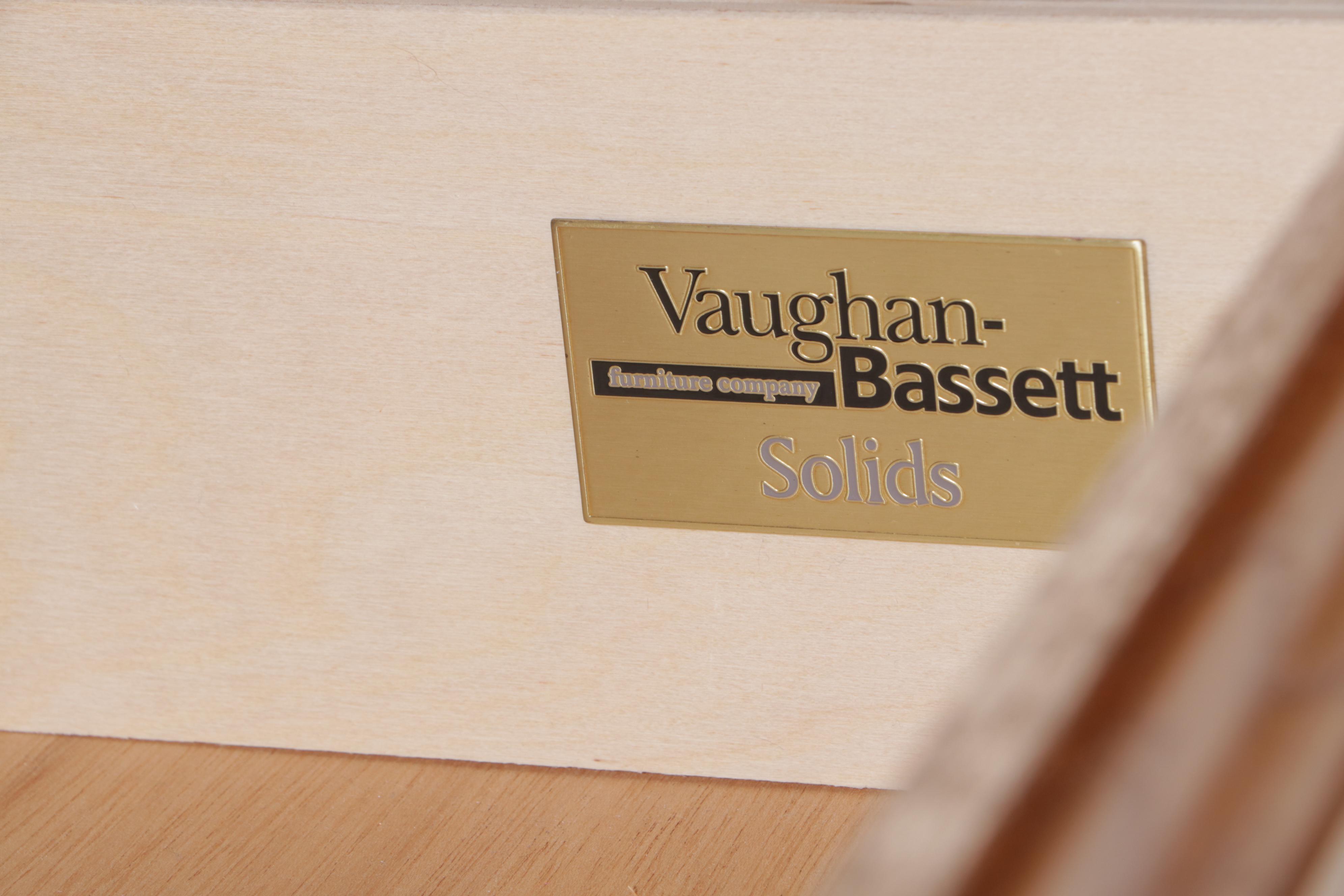 Vaughan-Bassett Furniture Co. Federal Style Oak Five-Drawer Chest