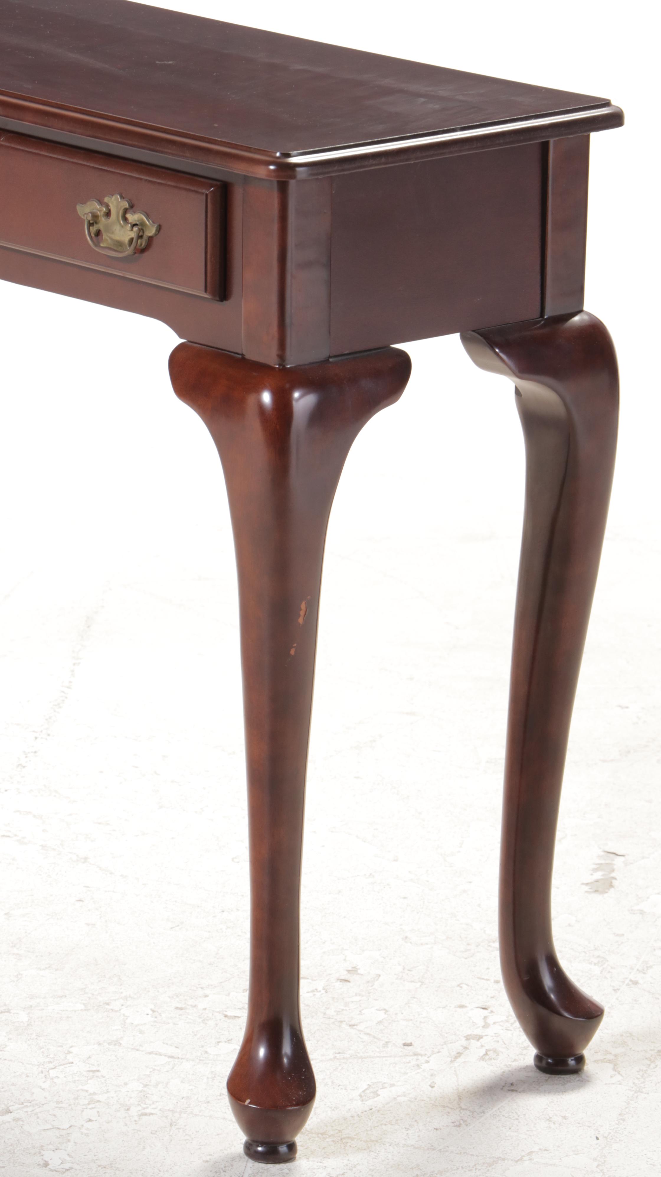 The Bombay Company Queen Anne Style Mahogany-Stained Sofa Table