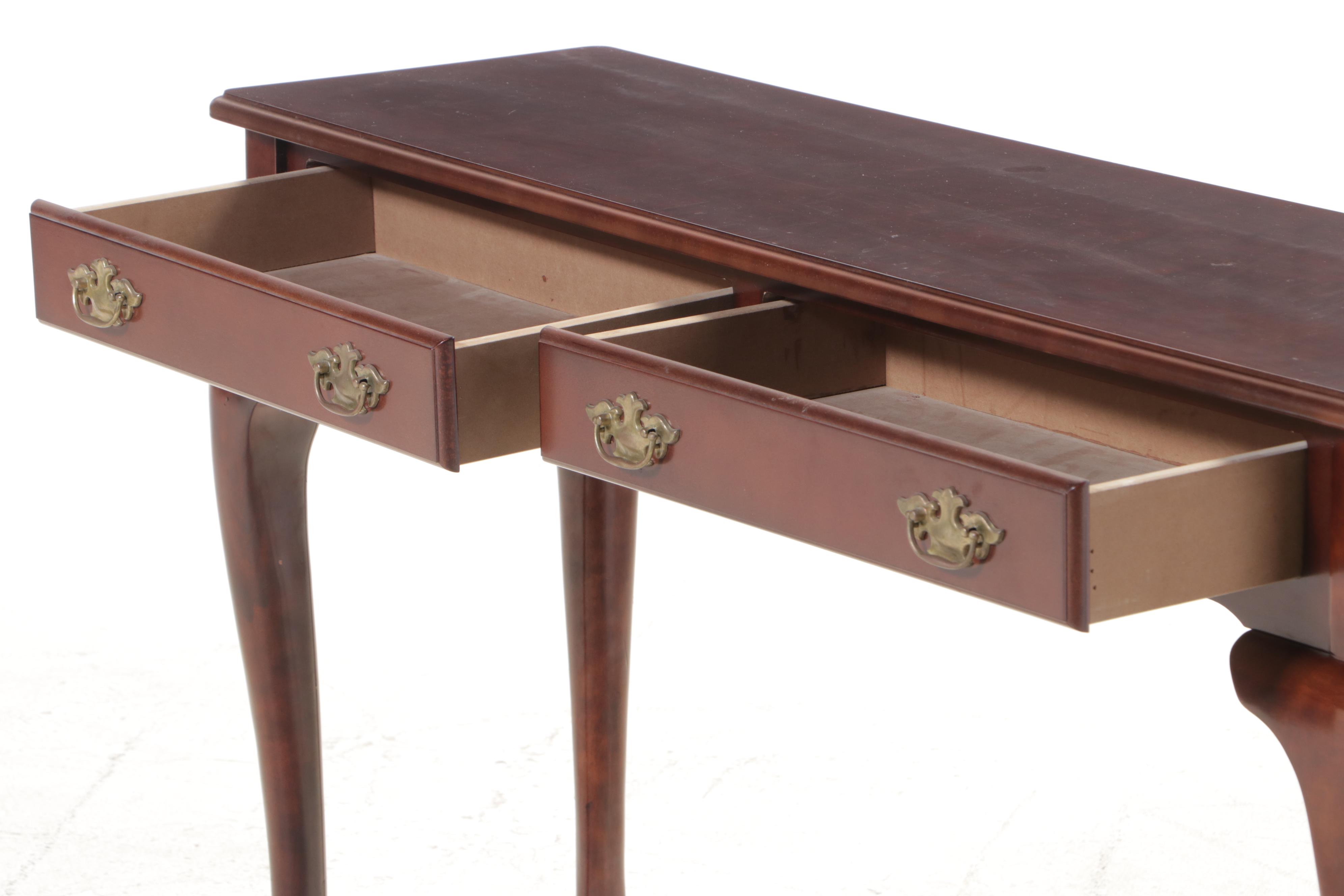 The Bombay Company Queen Anne Style Mahogany-Stained Sofa Table