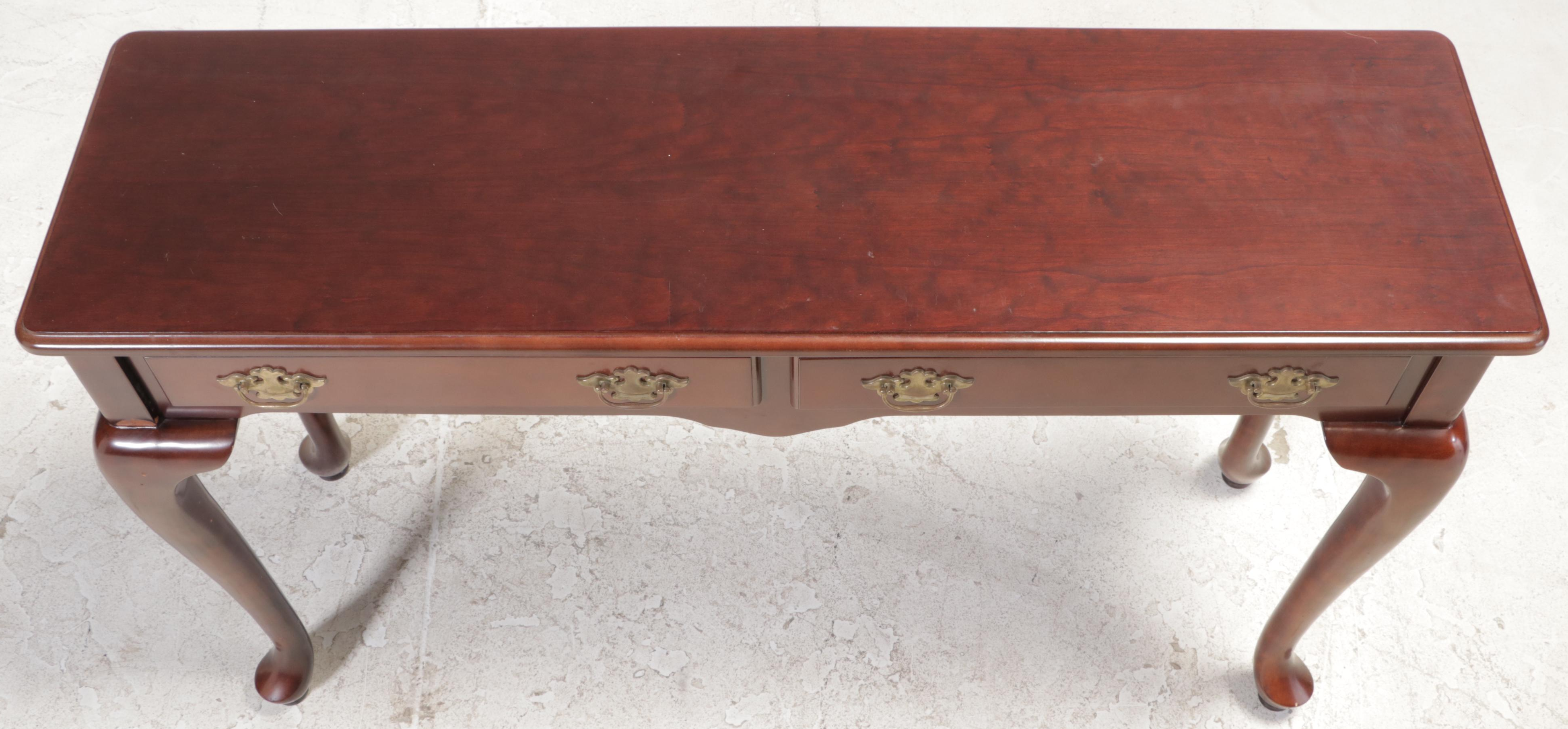 The Bombay Company Queen Anne Style Mahogany-Stained Sofa Table