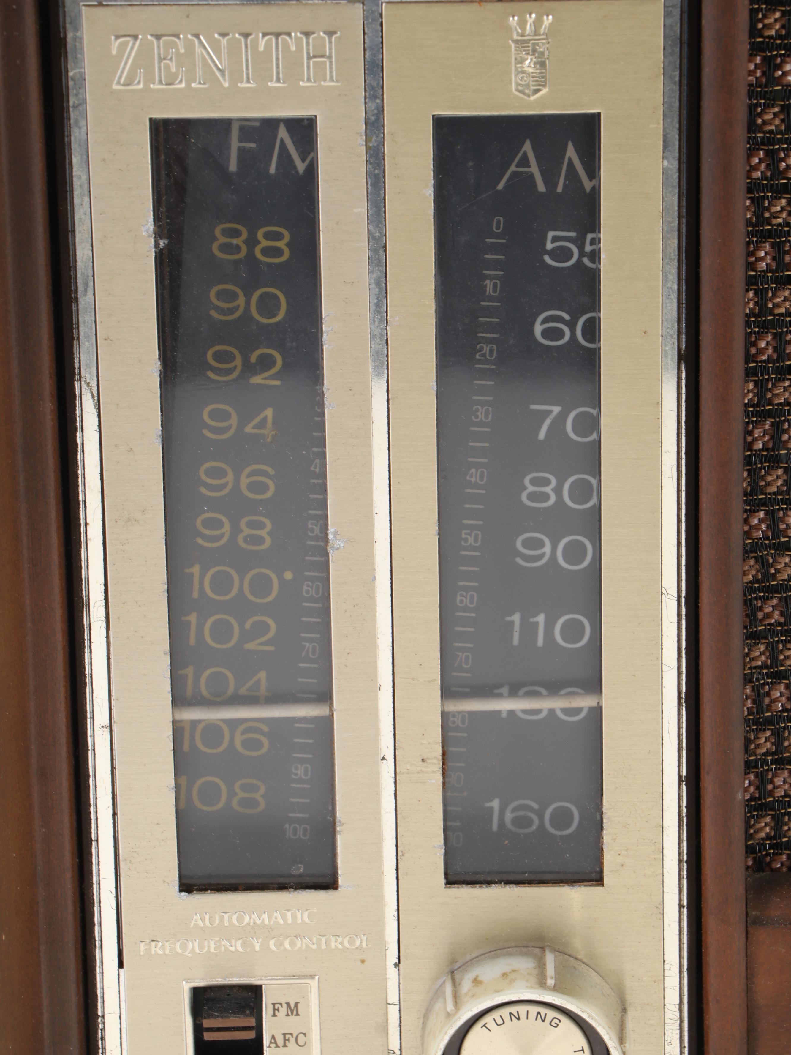 Zenith Long Distance Tube Radio, Mid-20th Century