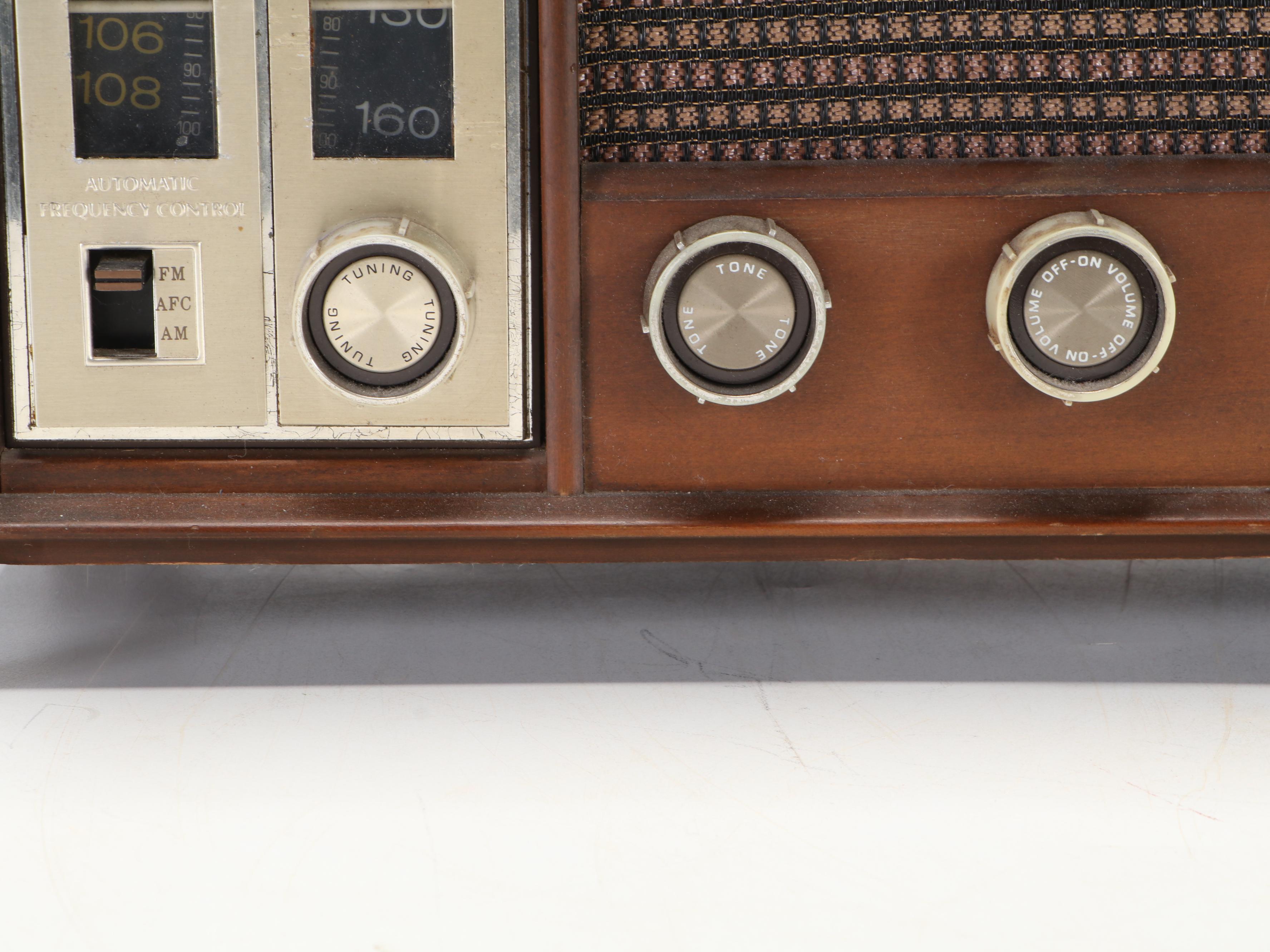 Zenith Long Distance Tube Radio, Mid-20th Century
