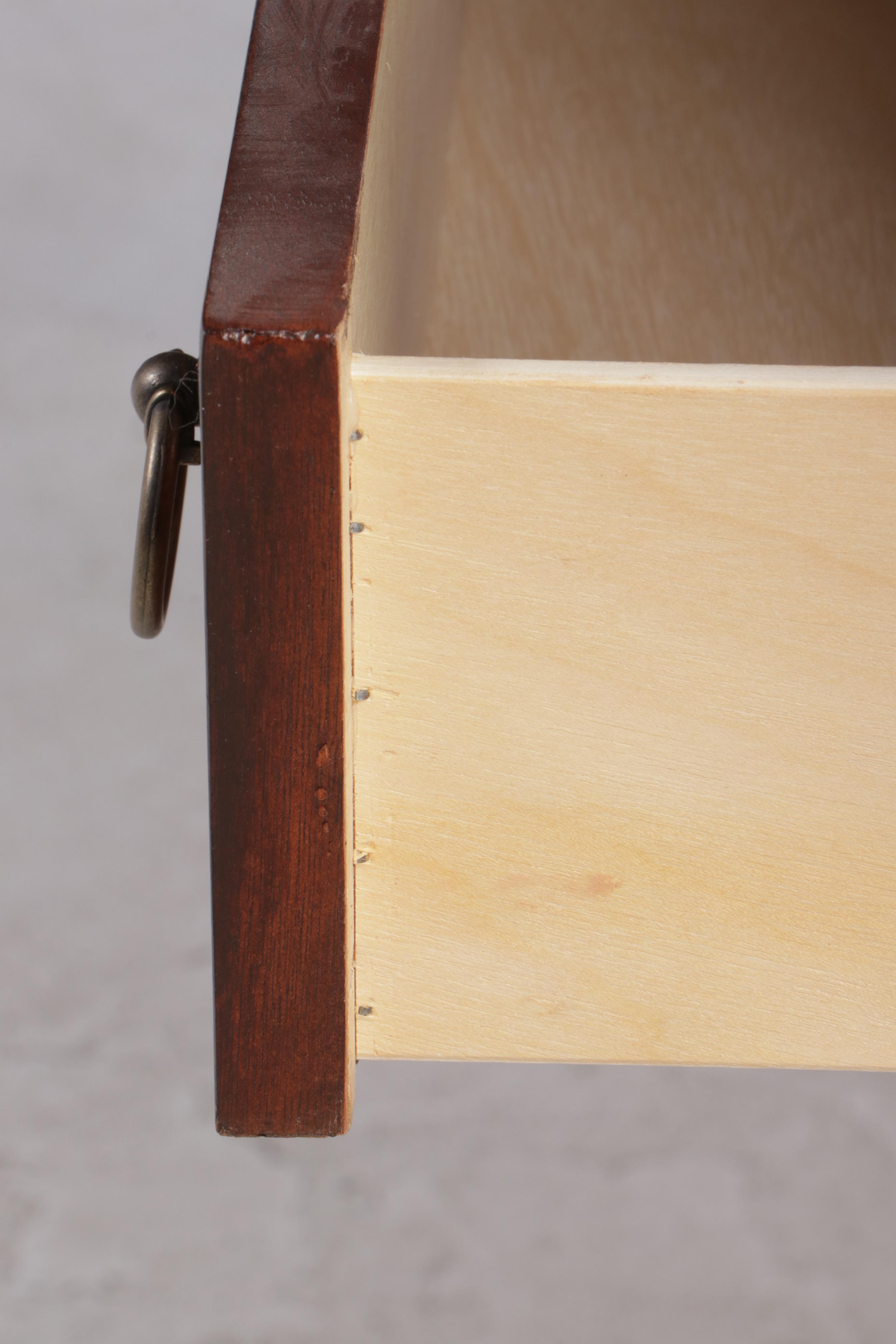 Legacy Classic Furniture Queen Anne Style Mahogany Sideboard