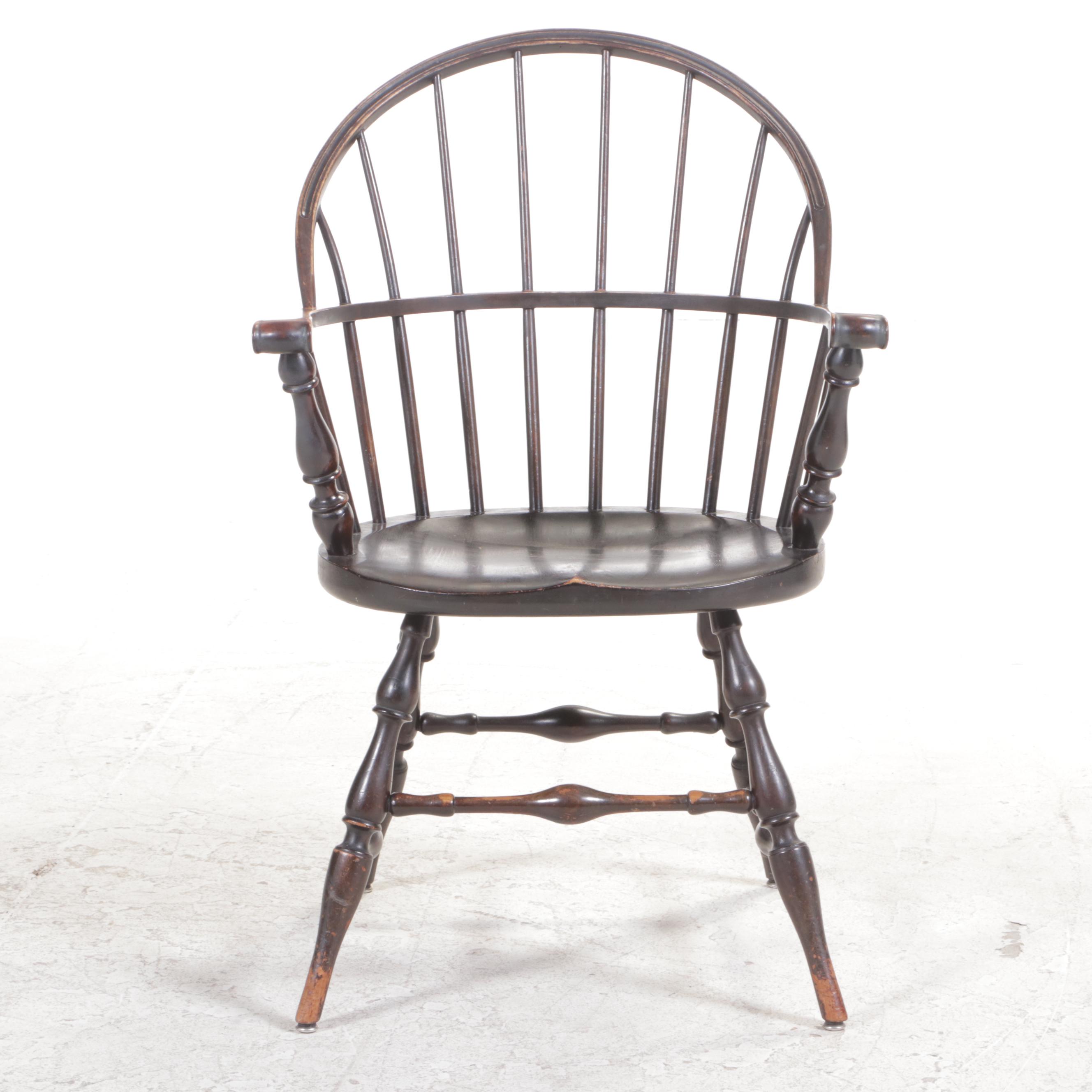 American Colonial Revival Sack-Back Windsor Armchair, Early 20th Century