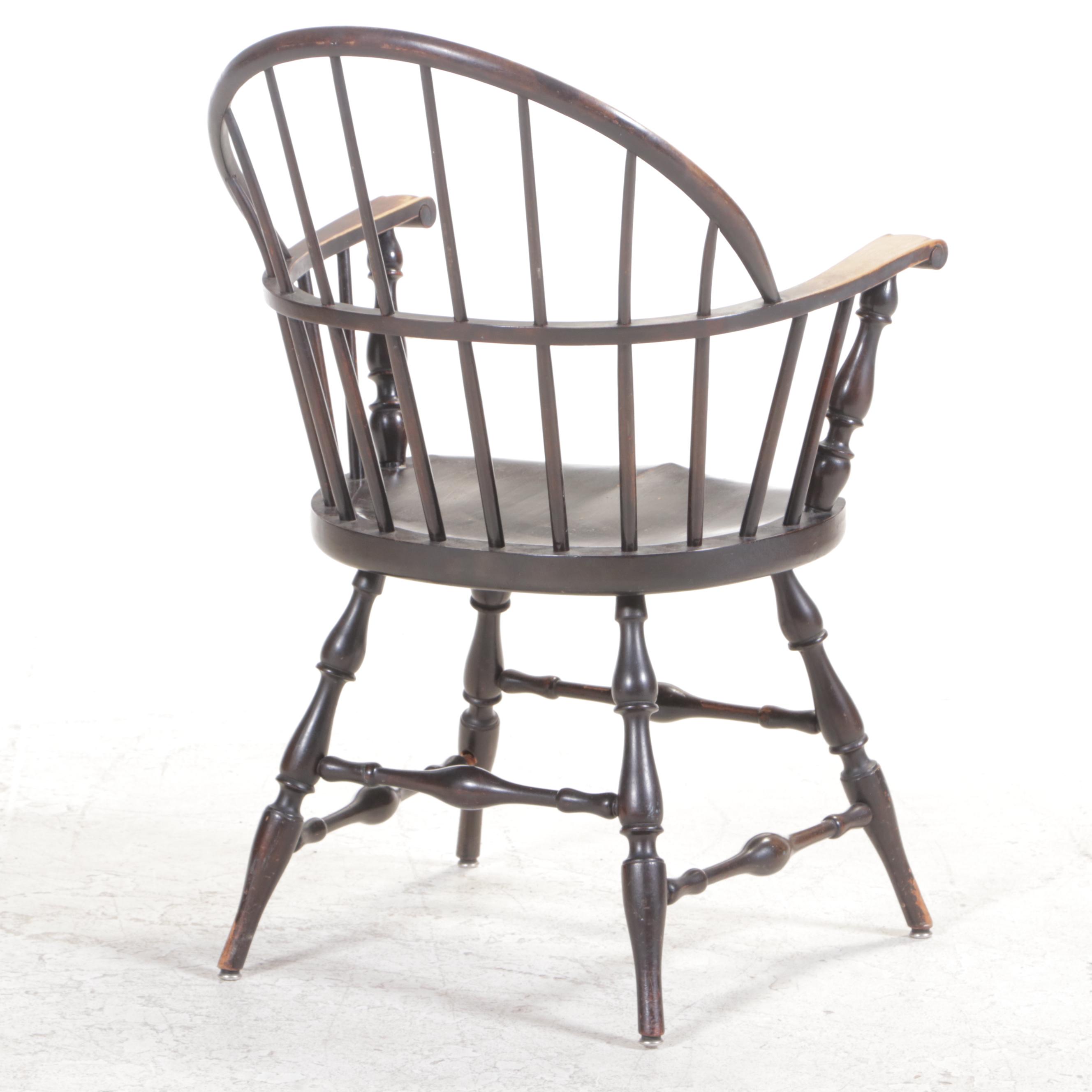 American Colonial Revival Sack-Back Windsor Armchair, Early 20th Century