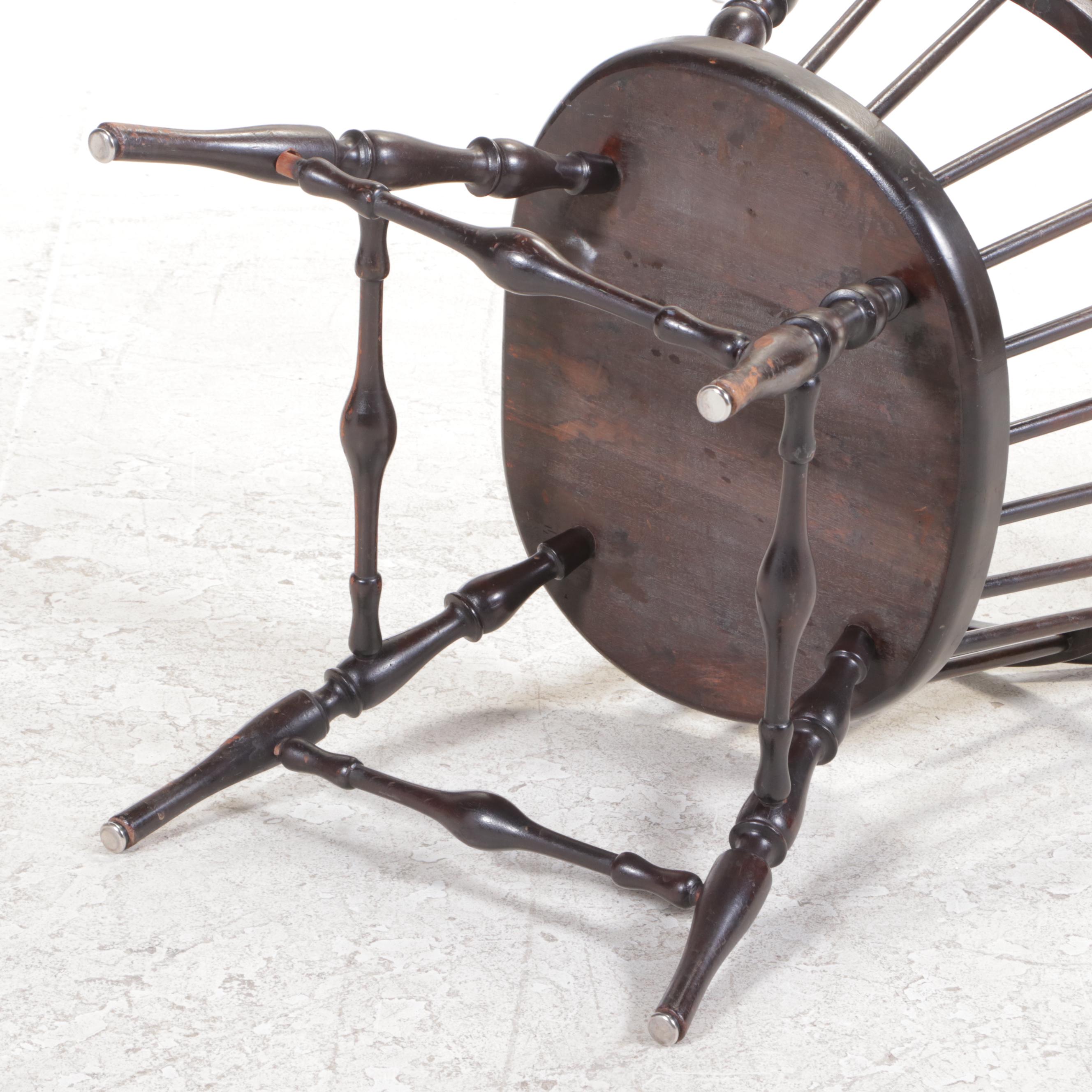 American Colonial Revival Sack-Back Windsor Armchair, Early 20th Century