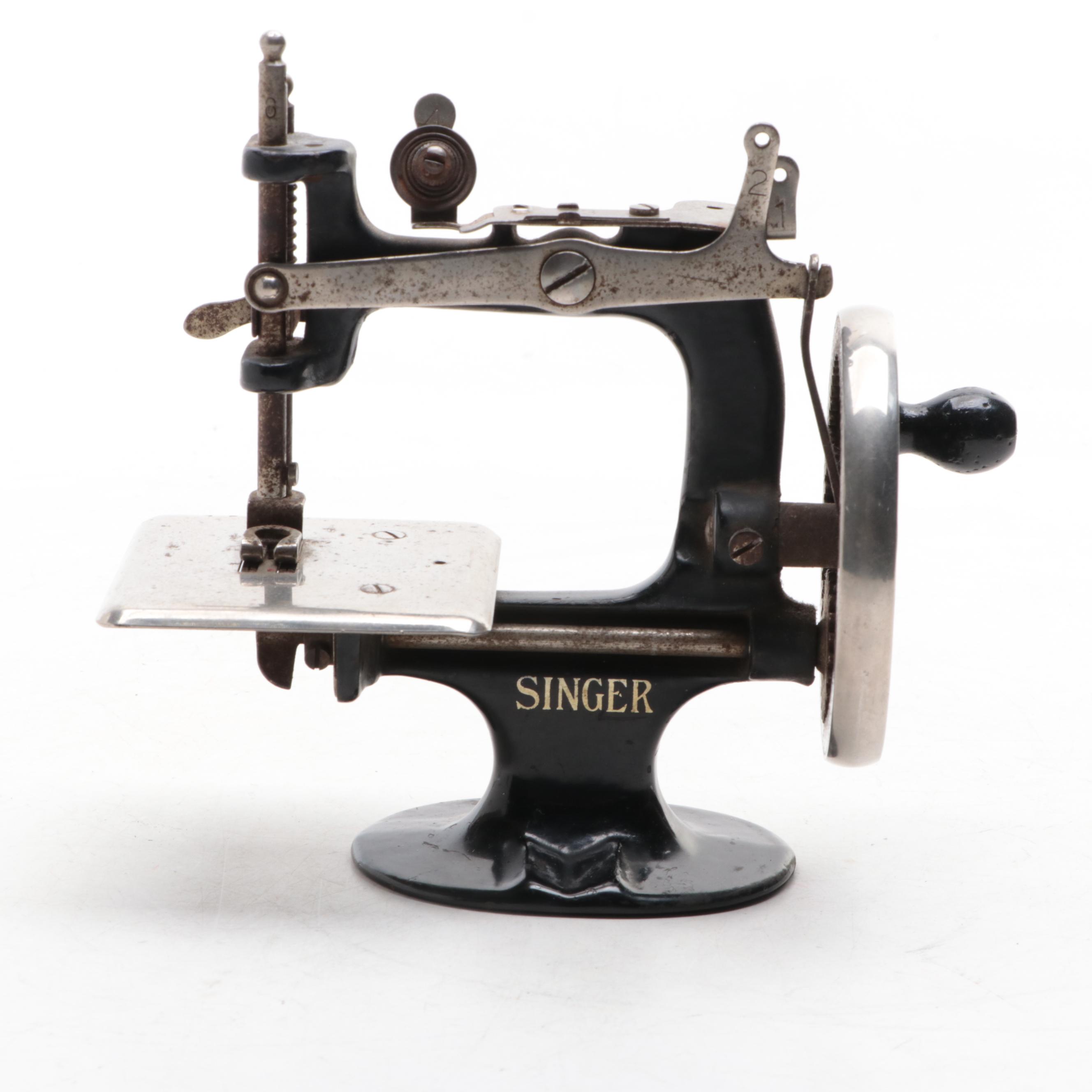 Singer Miniature Sewing Machine, Early to Mid-20th Century