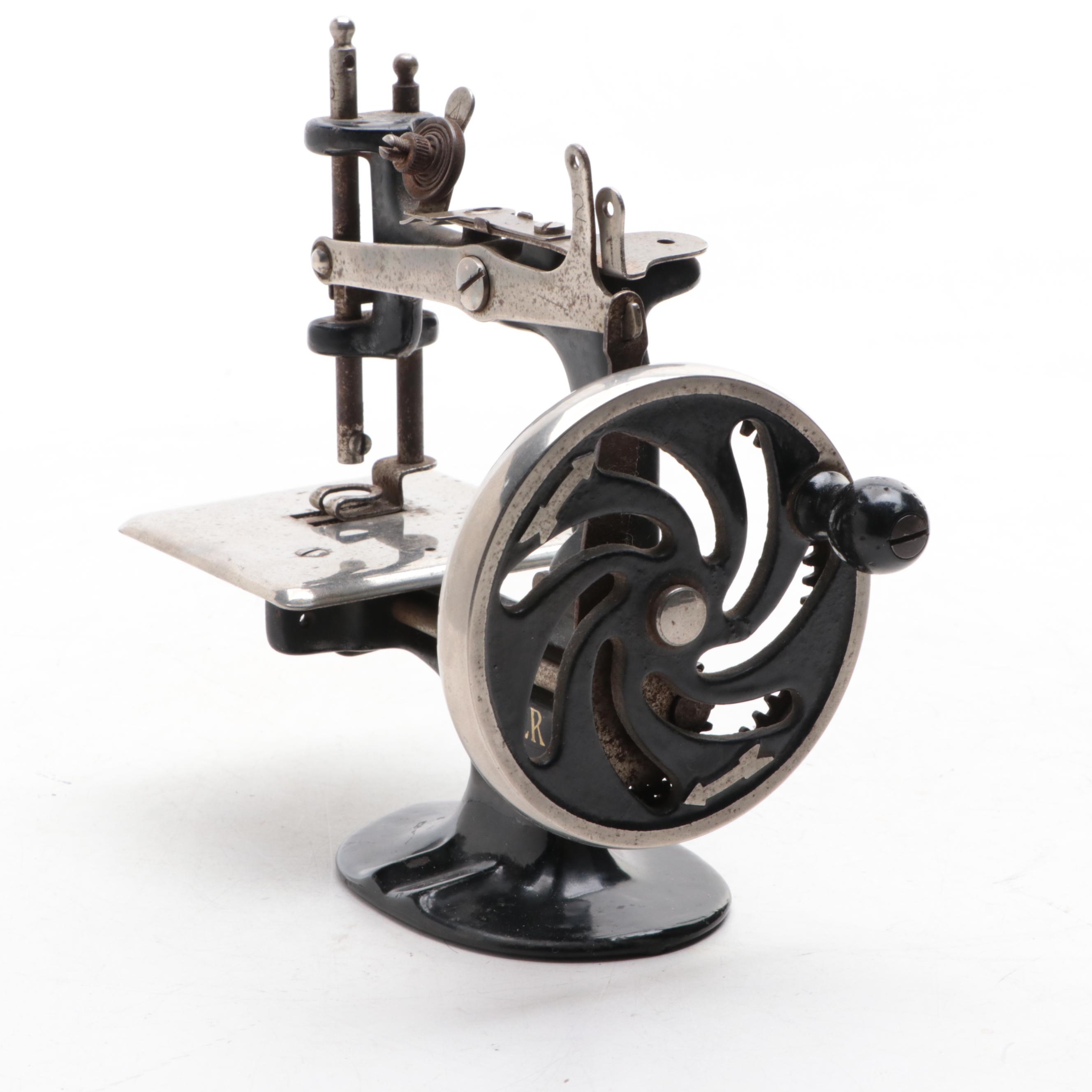 Singer Miniature Sewing Machine, Early to Mid-20th Century
