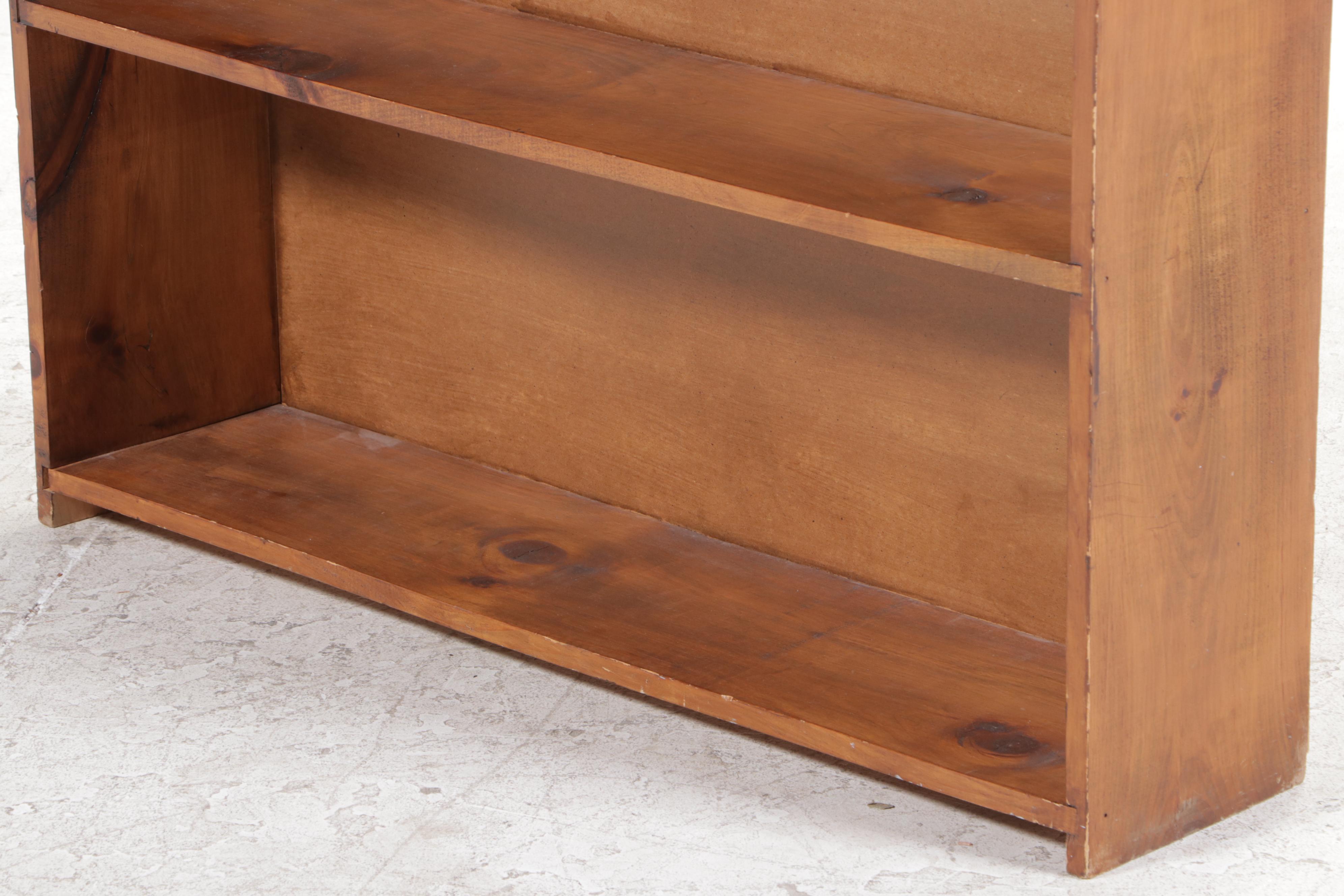 American Primitive Style Pine Three-Shelf Bookcase, Mid to Late 20th Century