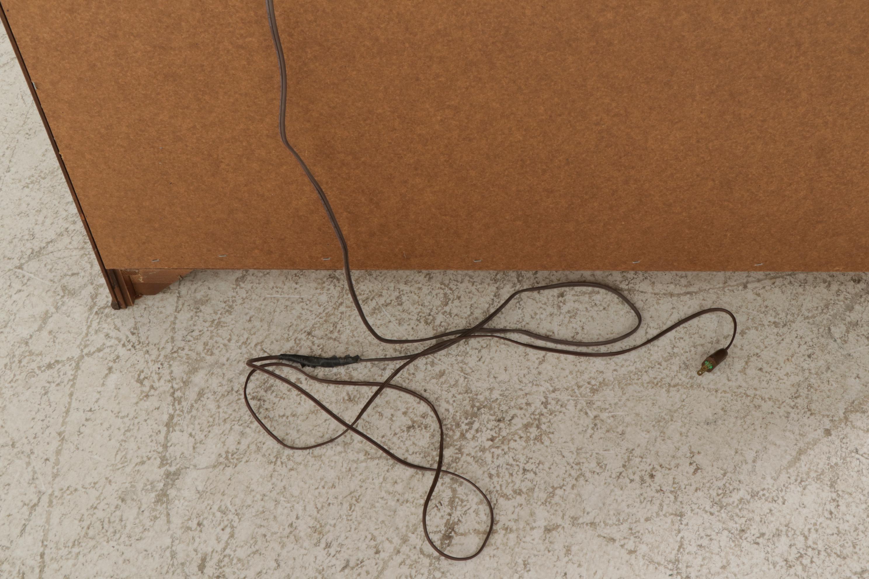 Pulaski Furniture Illuminated Display Cabinet, Late 20th Century