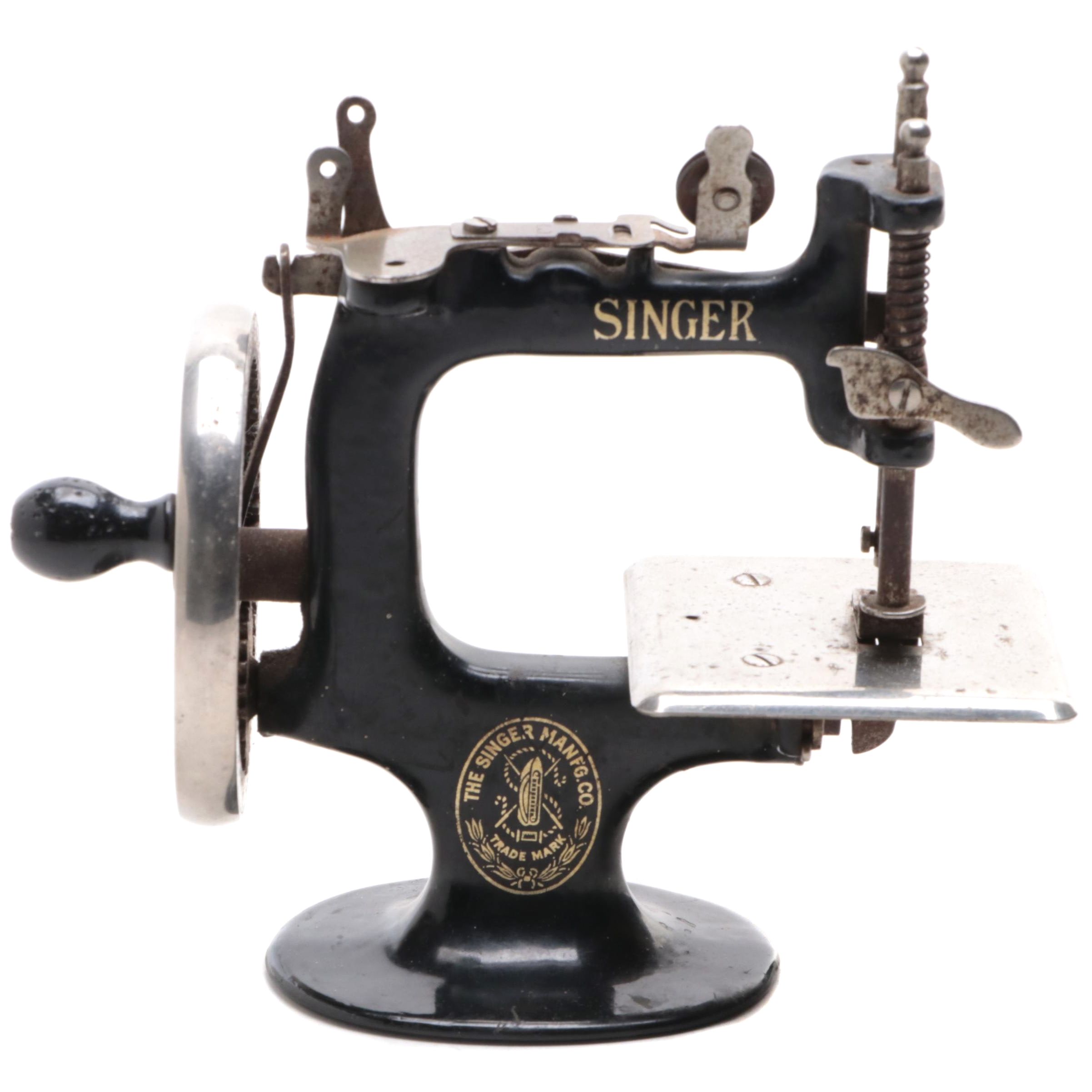 Singer Miniature Sewing Machine, Early to Mid-20th Century