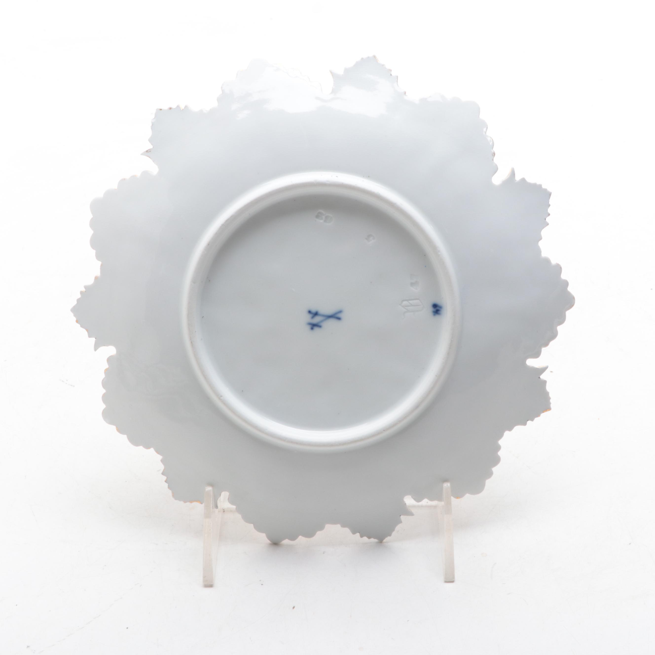 Meissen Molded Porcelain Cobalt and Gilt Maple Leaf Plates and Serving Bowl