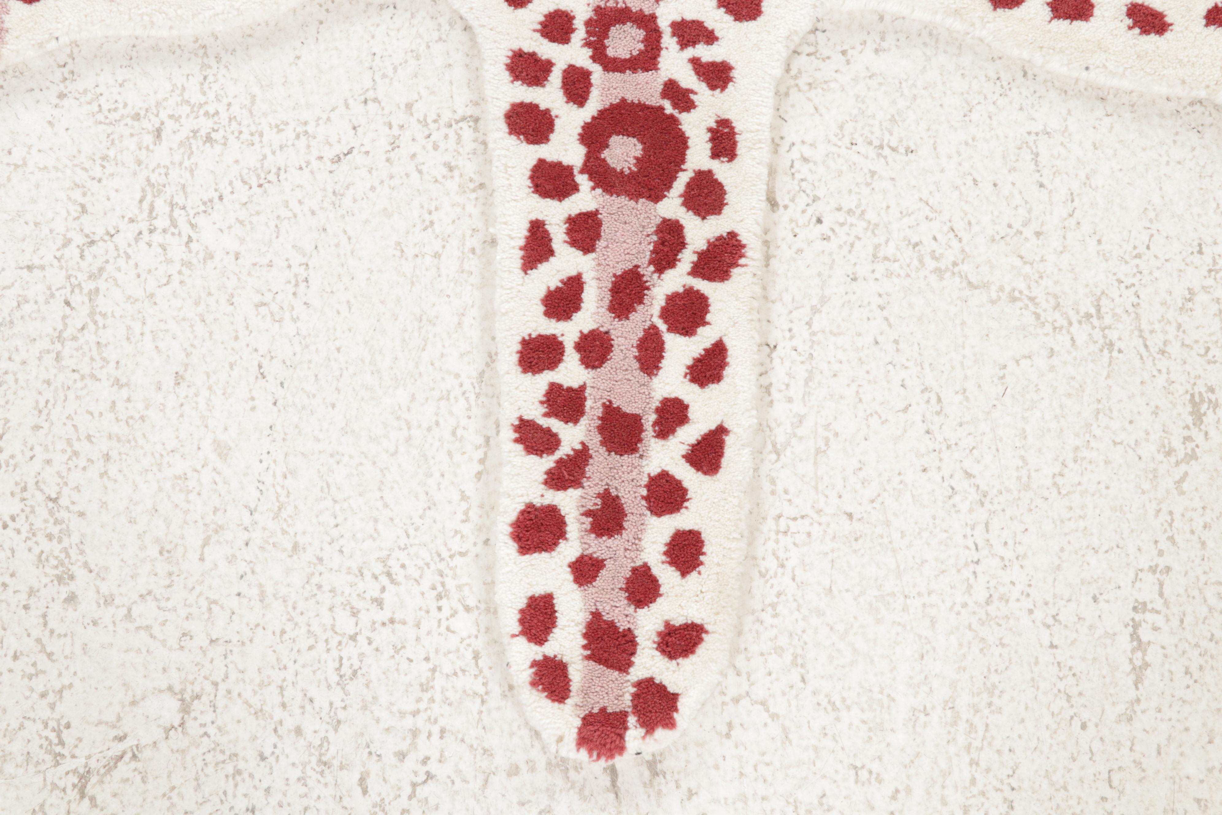 3'1 x 5' Hand-Tufted Indian Pictorial Leopard-Shaped Area Rug