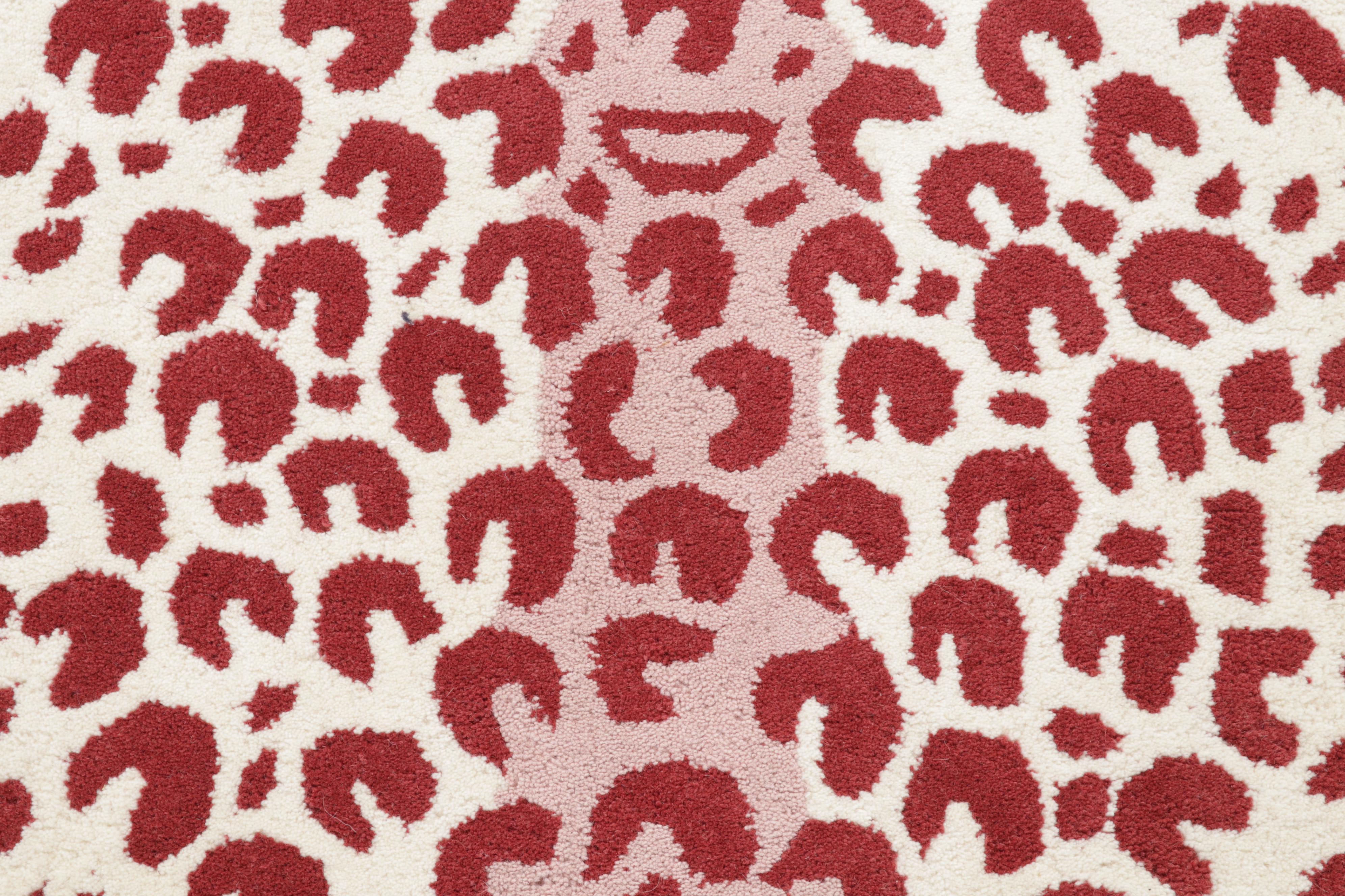 3'1 x 5' Hand-Tufted Indian Pictorial Leopard-Shaped Area Rug