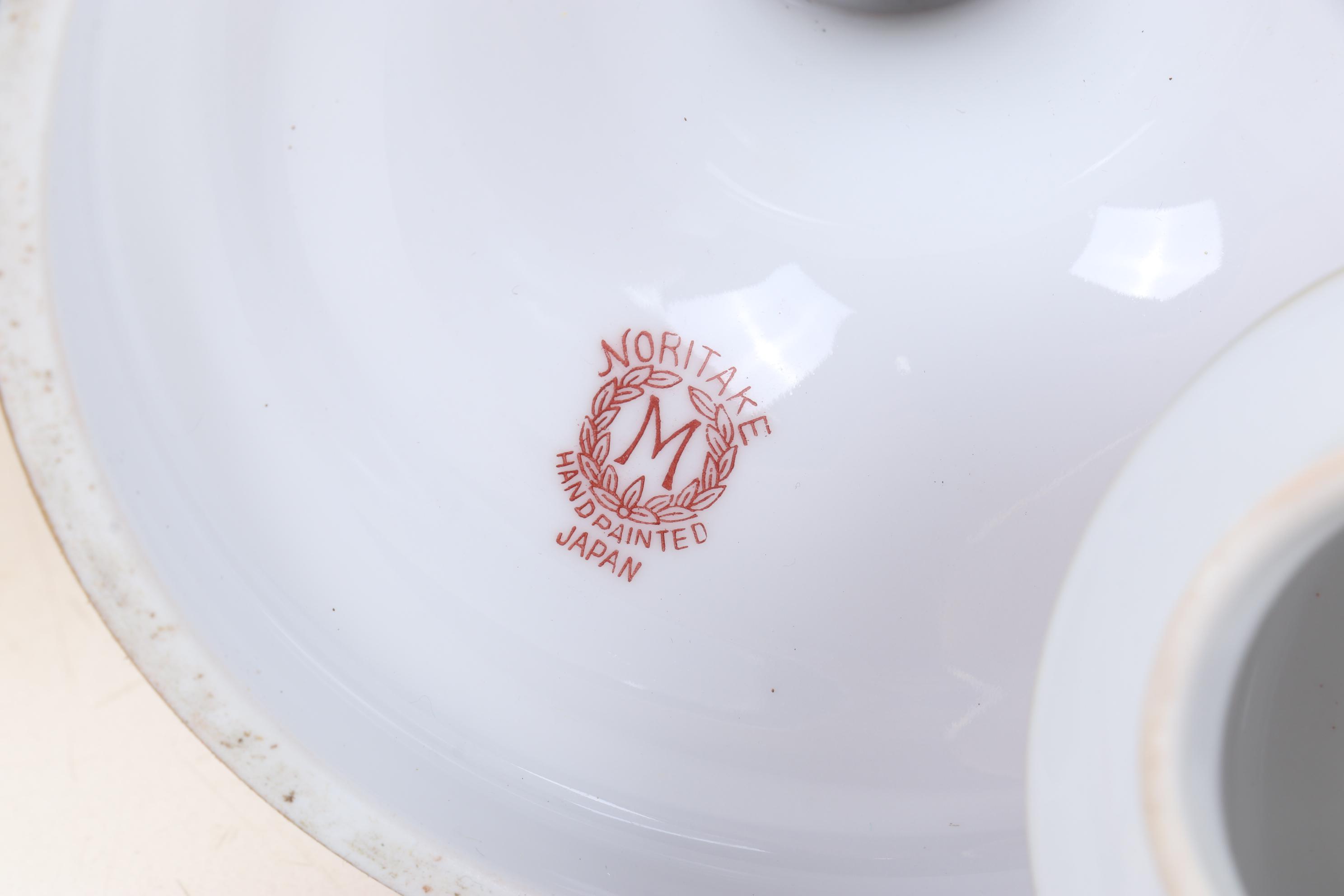 Pair of Noritake Morimura Brothers Hand-Painted Porcelain Urns, Early-Mid 20th C