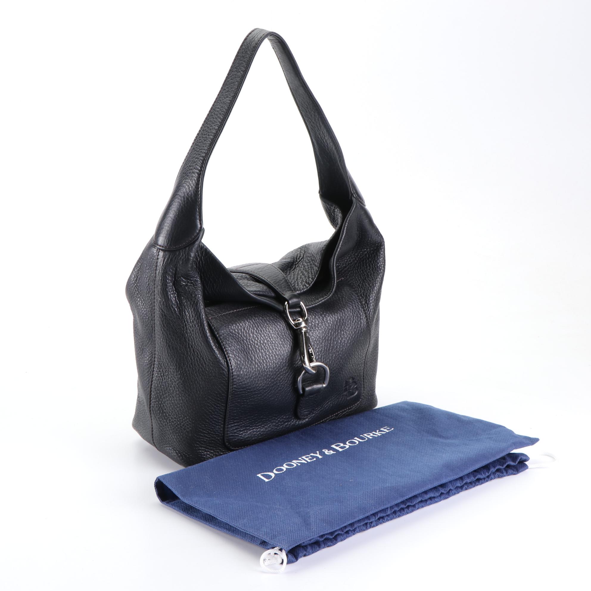 Dooney & Bourke Shoulder Bag in Grain Leather