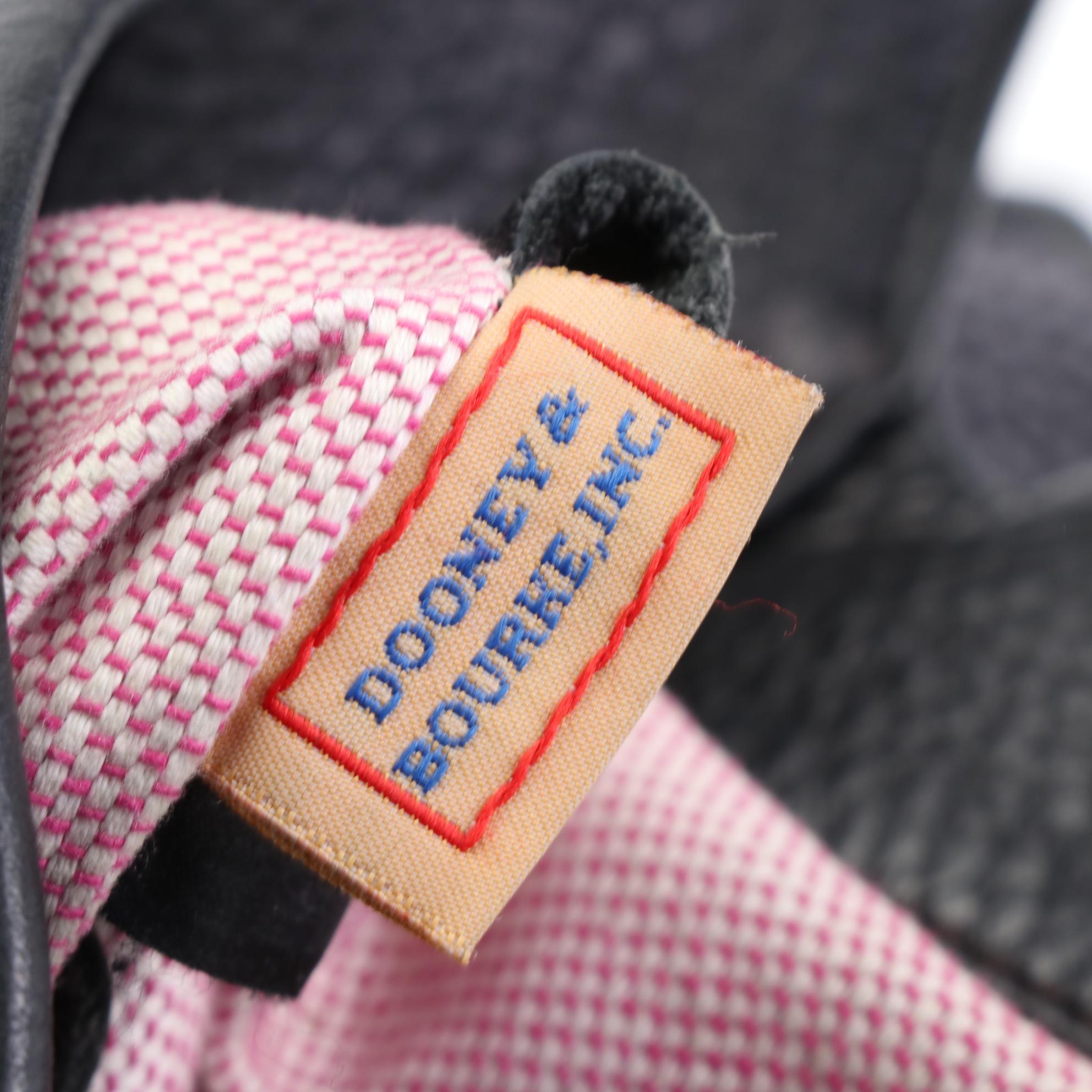 Dooney & Bourke Shoulder Bag in Grain Leather